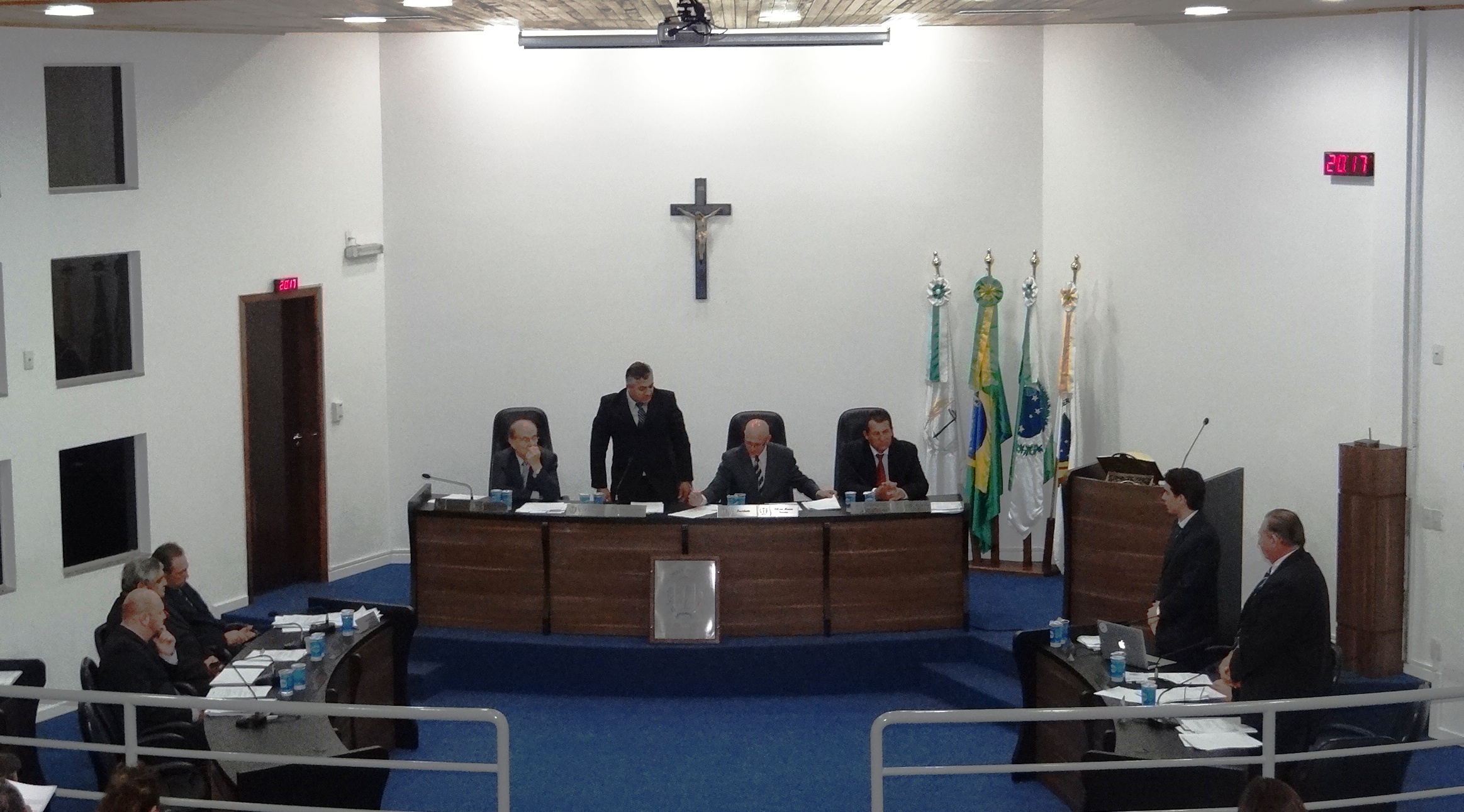 16 Projetos de Leis apreciados e um pedido de vistas aprovado