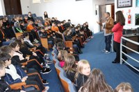 Alunos da Escola Francisco Stroparo visitam a Câmara de Vereadores