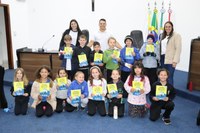 Alunos da Escola Rural Municipal Rosa Zarpellon visitam a Câmara