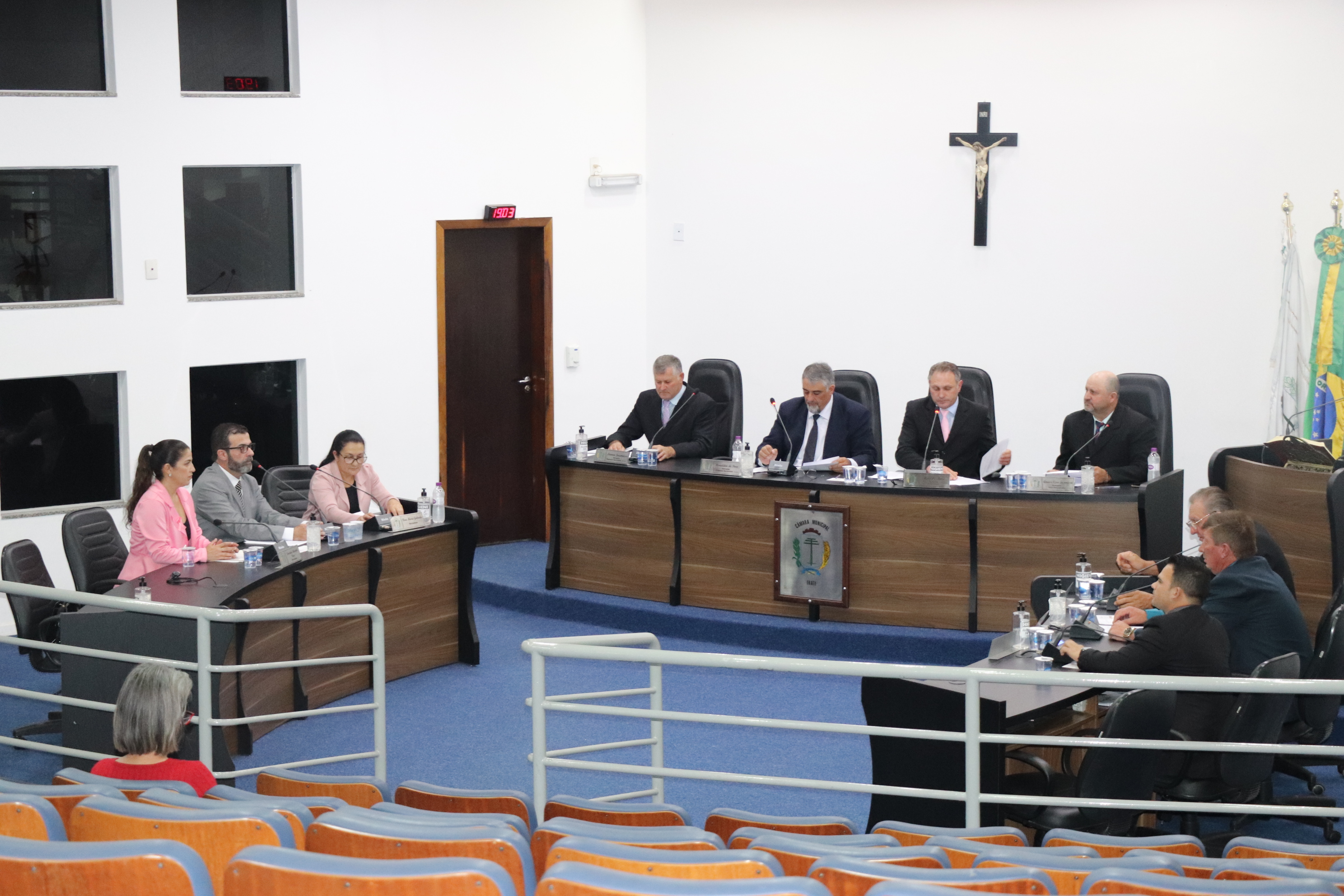 Câmara pede ao Executivo melhorias no trânsito e manutenção de vias urbanas e rurais 