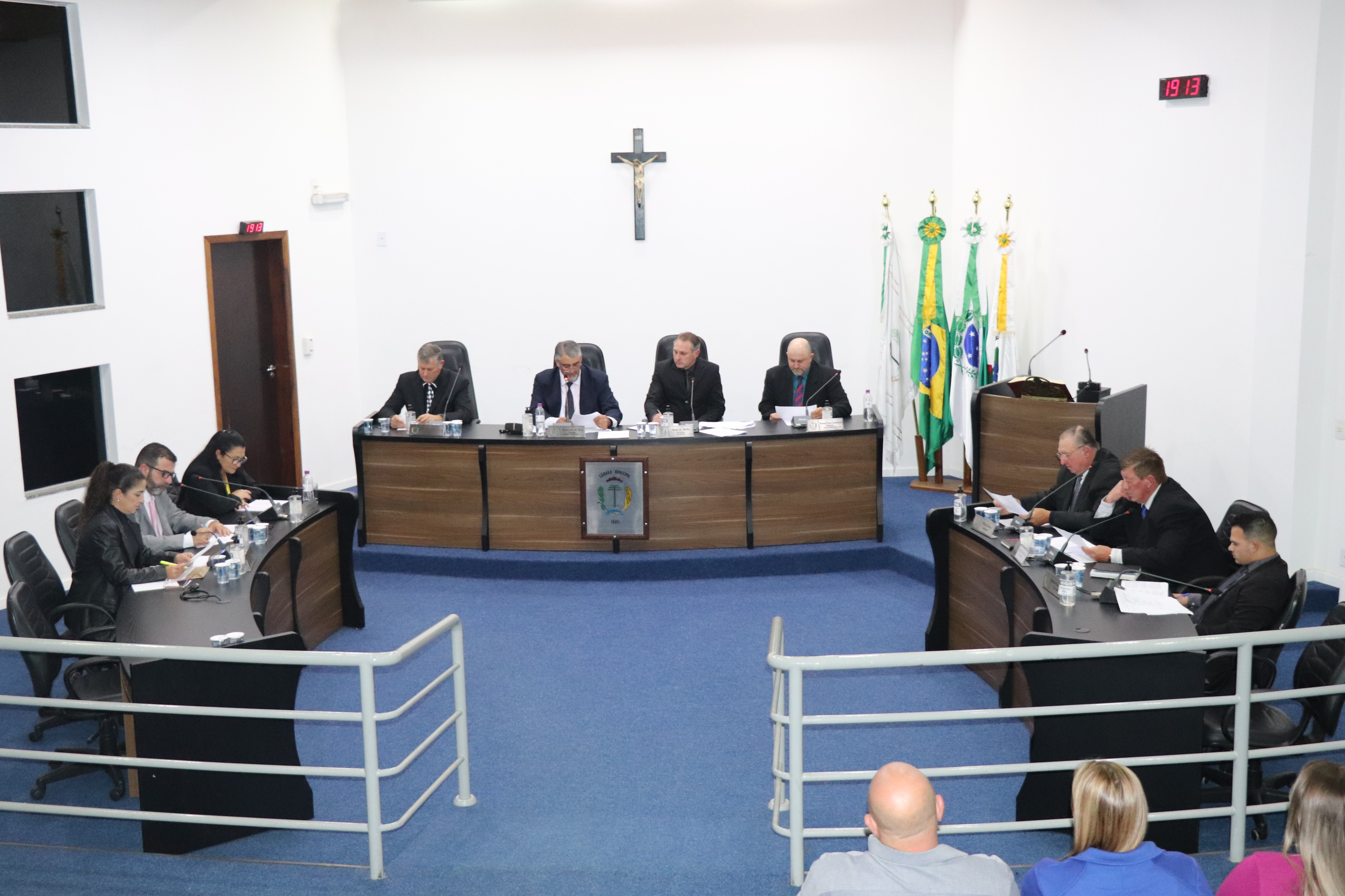 Câmara solicita construção de travessia elevada na Rua Lino Esculápio e atendimento prioritário às crianças e idosos nas unidades básicas de saúde