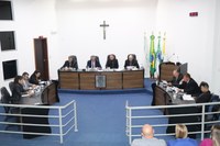 Câmara solicita construção de travessia elevada na Rua Lino Esculápio e atendimento prioritário às crianças e idosos nas unidades básicas de saúde