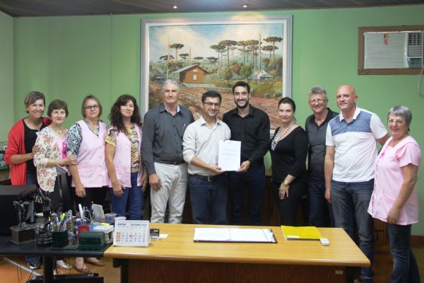 Economia - Legislativo devolve aos cofres públicos mais de R$ 1 milhão