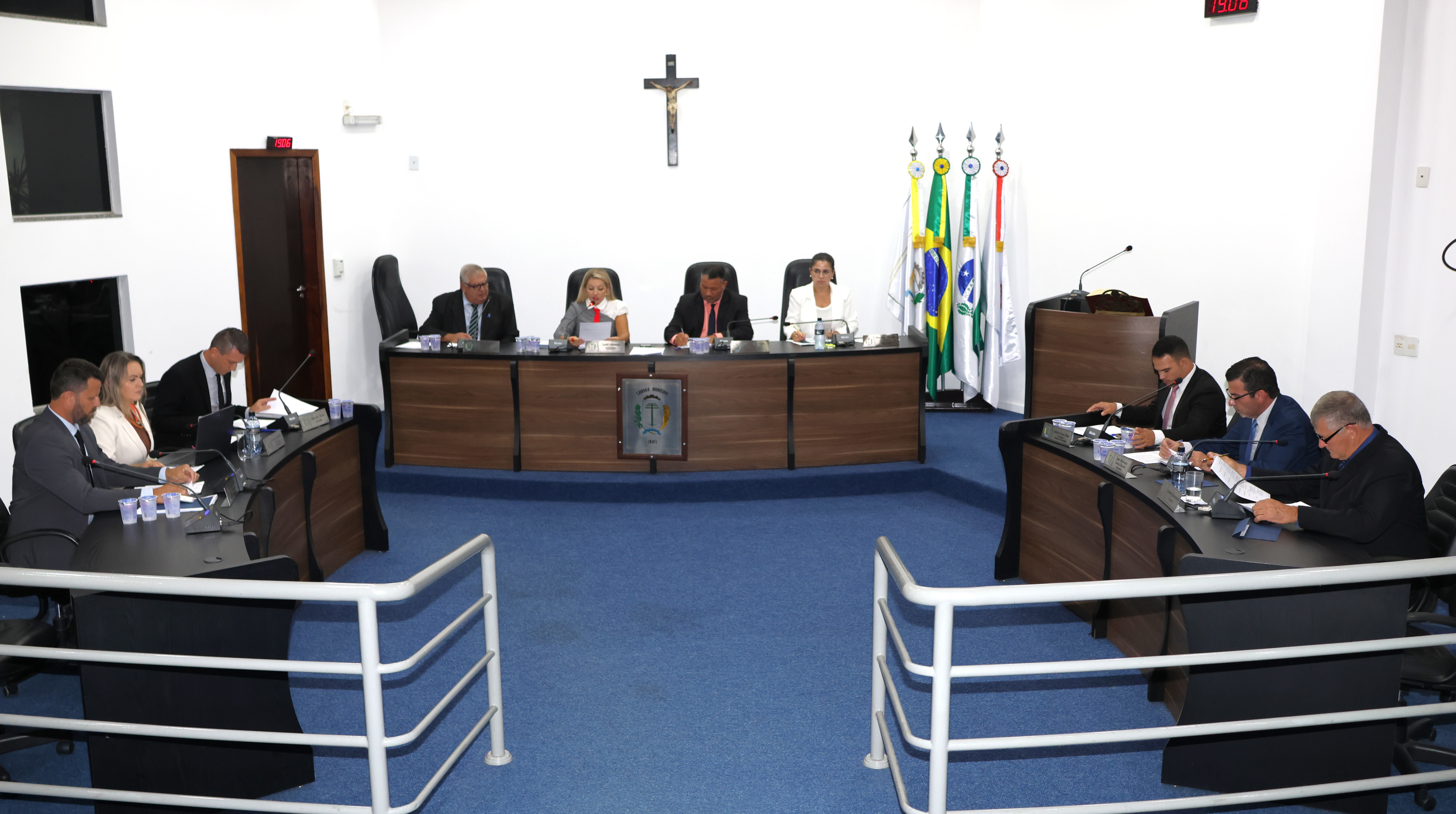 Legislativo apresenta indicações voltadas à infraestrutura, segurança e serviços públicos