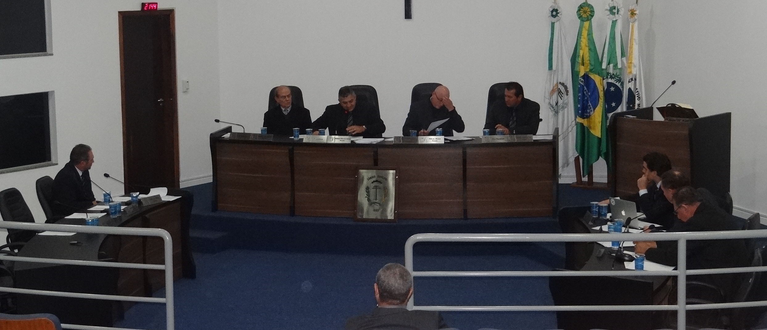 Legislativo aprova projeto, que através de recursos estaduais e federais, autoriza contratação de servidores temporários 