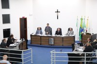 Legislativo aprova decreto que autoriza licença ao prefeito Jorge Derbli  