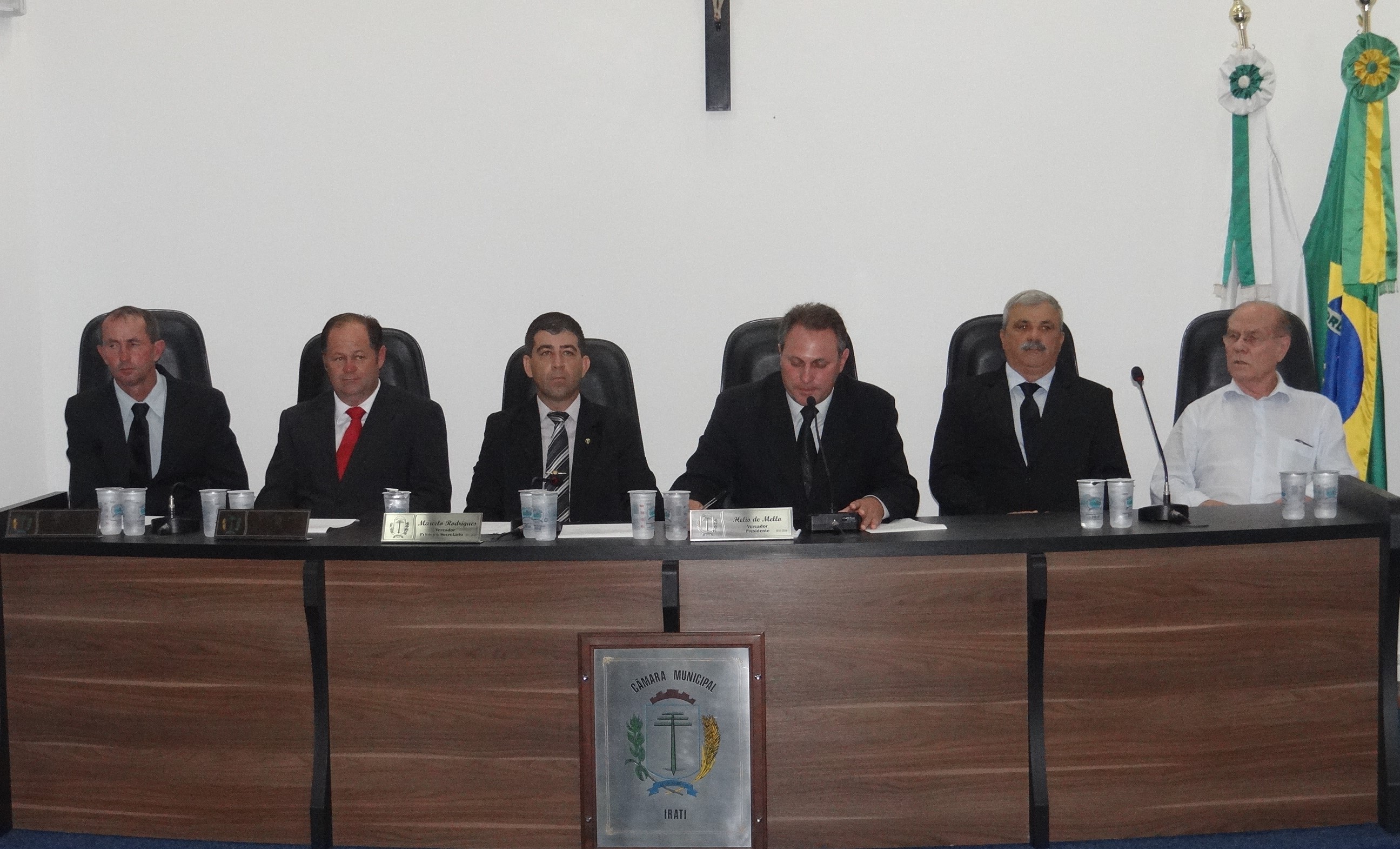 Legislativo abre trabalhos e empossa membros das Comissões Permanentes para o ano de 2017