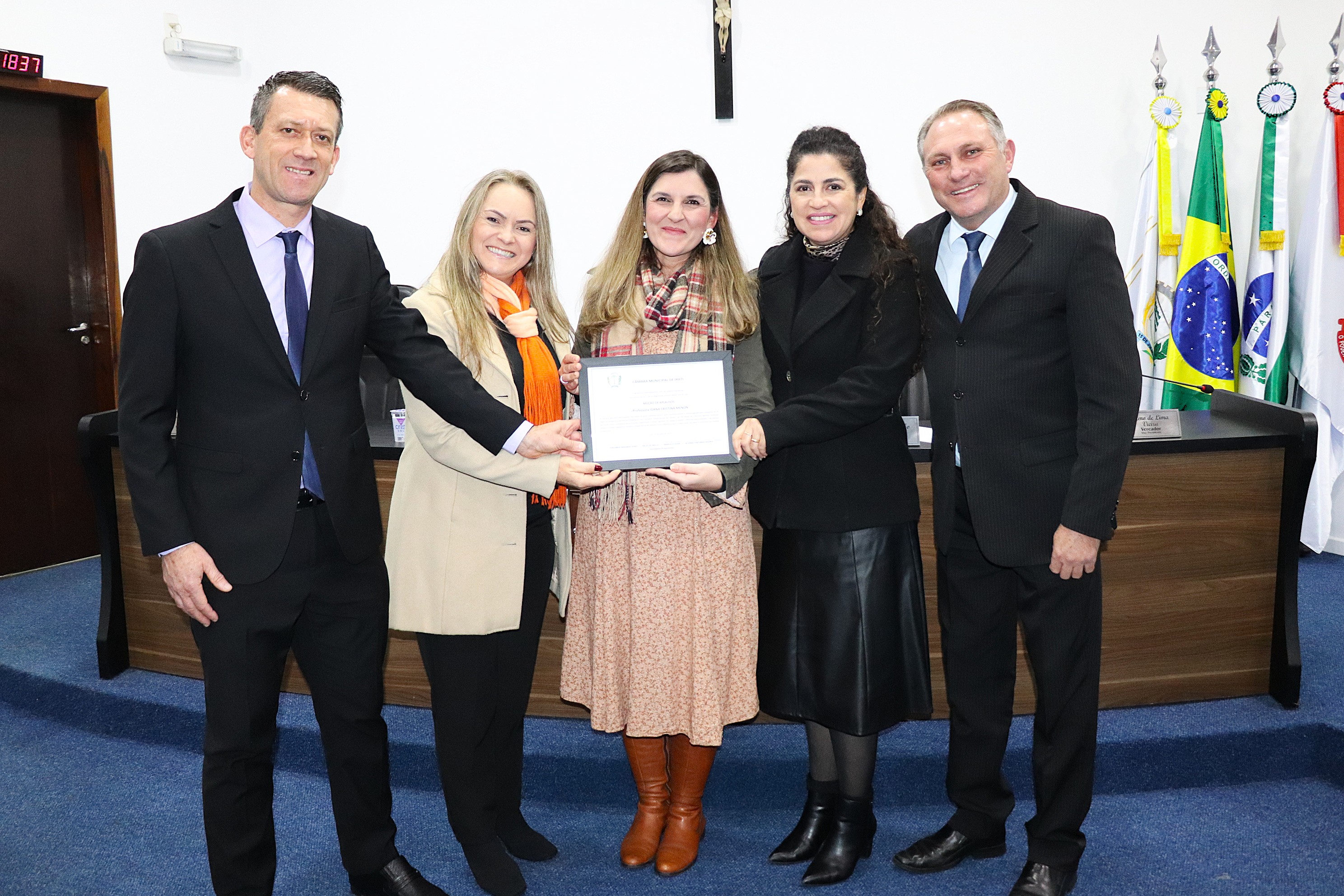 Legislativo entrega Moção de Aplausos à Professora Idana Cristina Menon premiada no Projeto Agrinho 2024