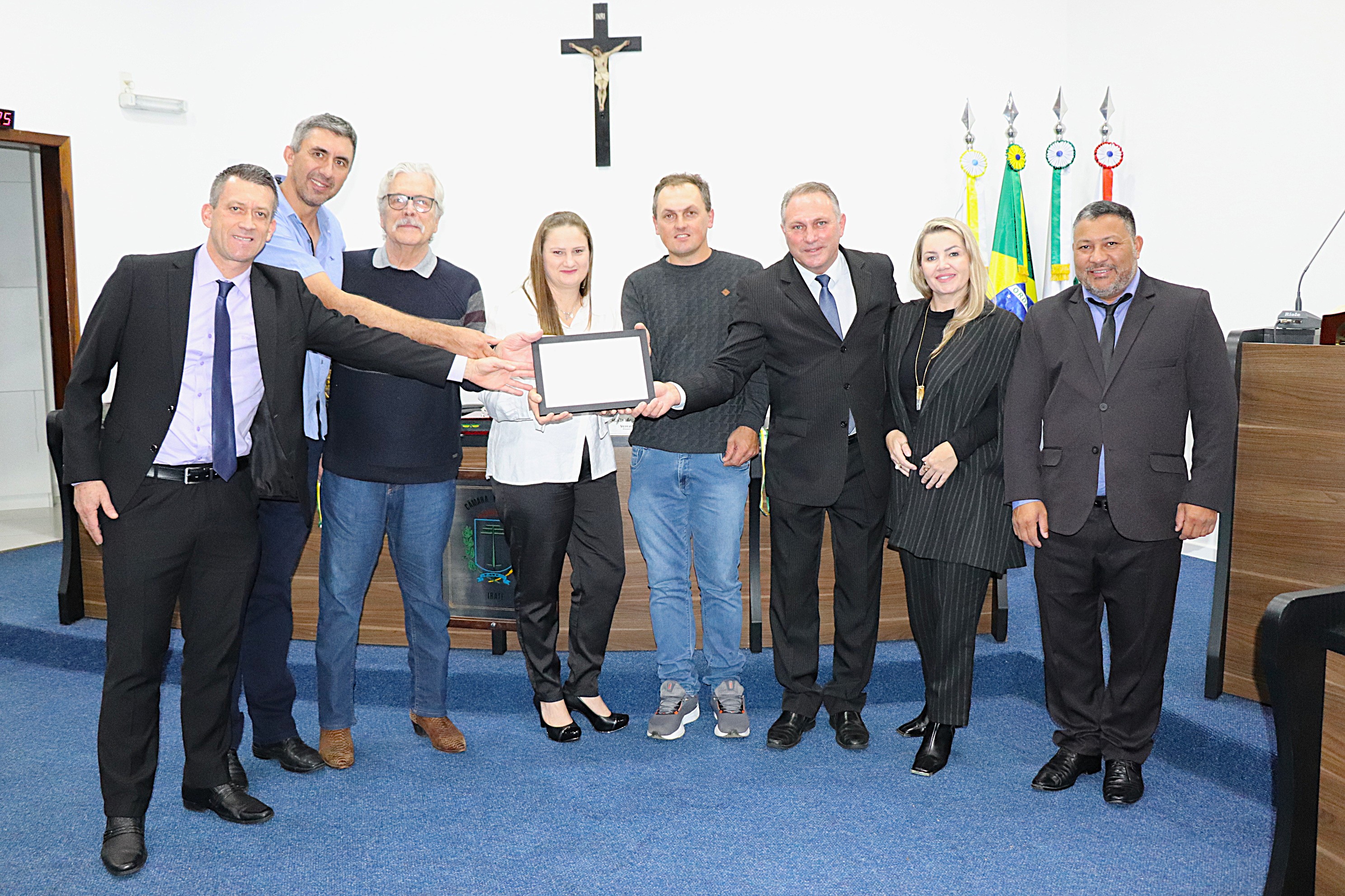 Legislativo entrega Moção de Aplausos ao Clube de Tiro Irati