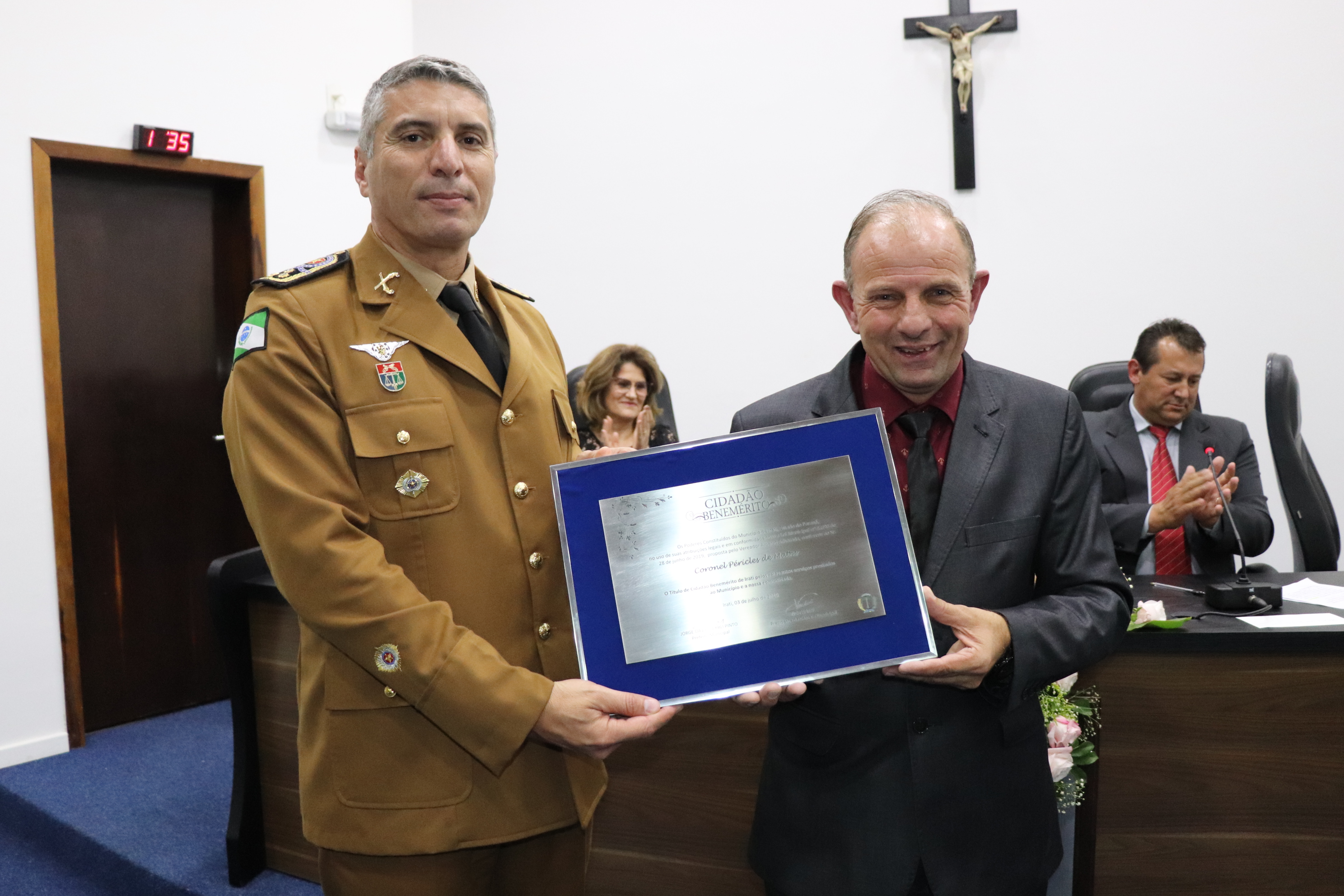 Legislativo outorga Título de Cidadão Benemérito ao Coronel Péricles de Matos