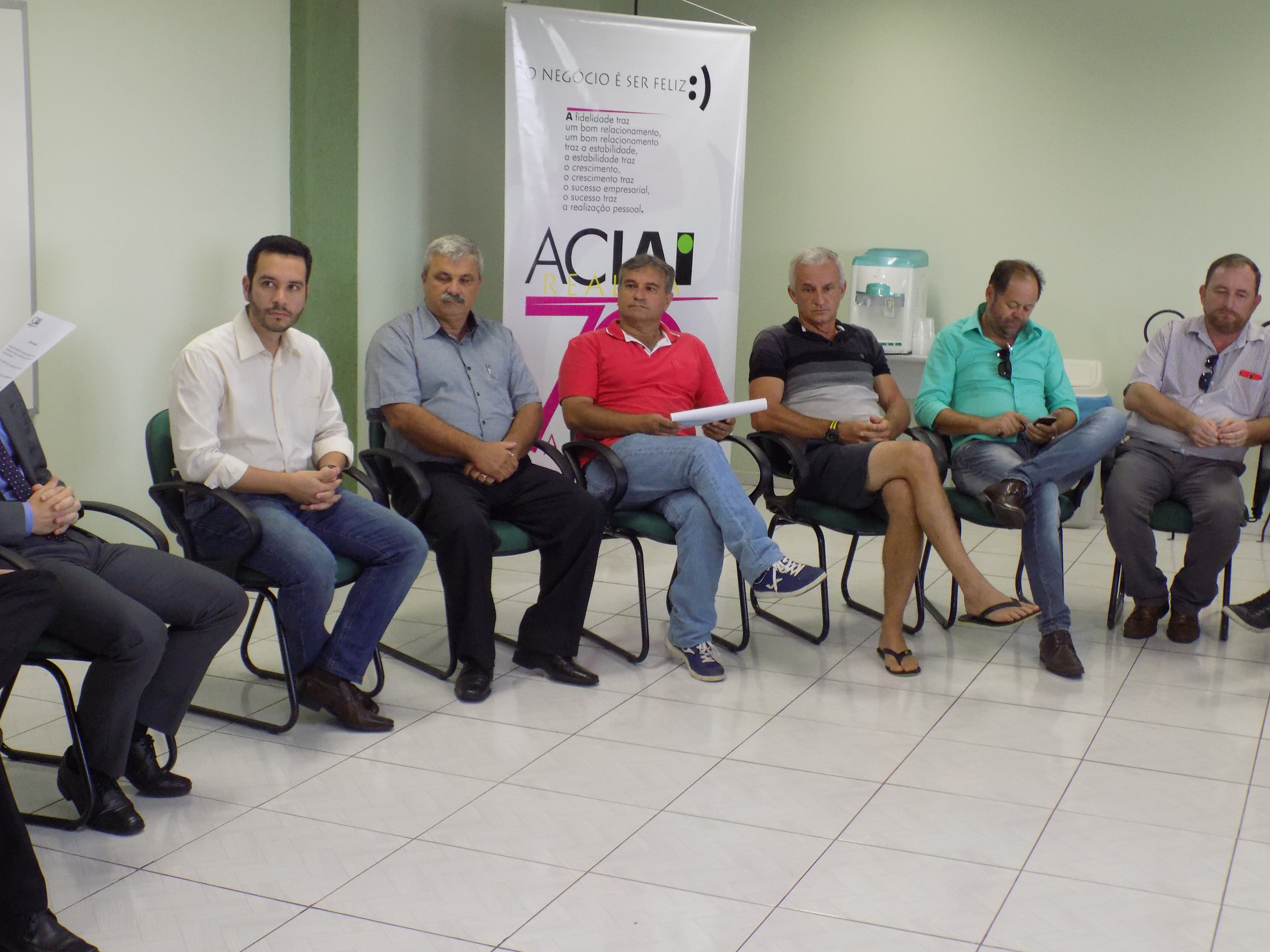 Legislativo participa de reunião com foco na construção da Delegacia Cidadã em Irati