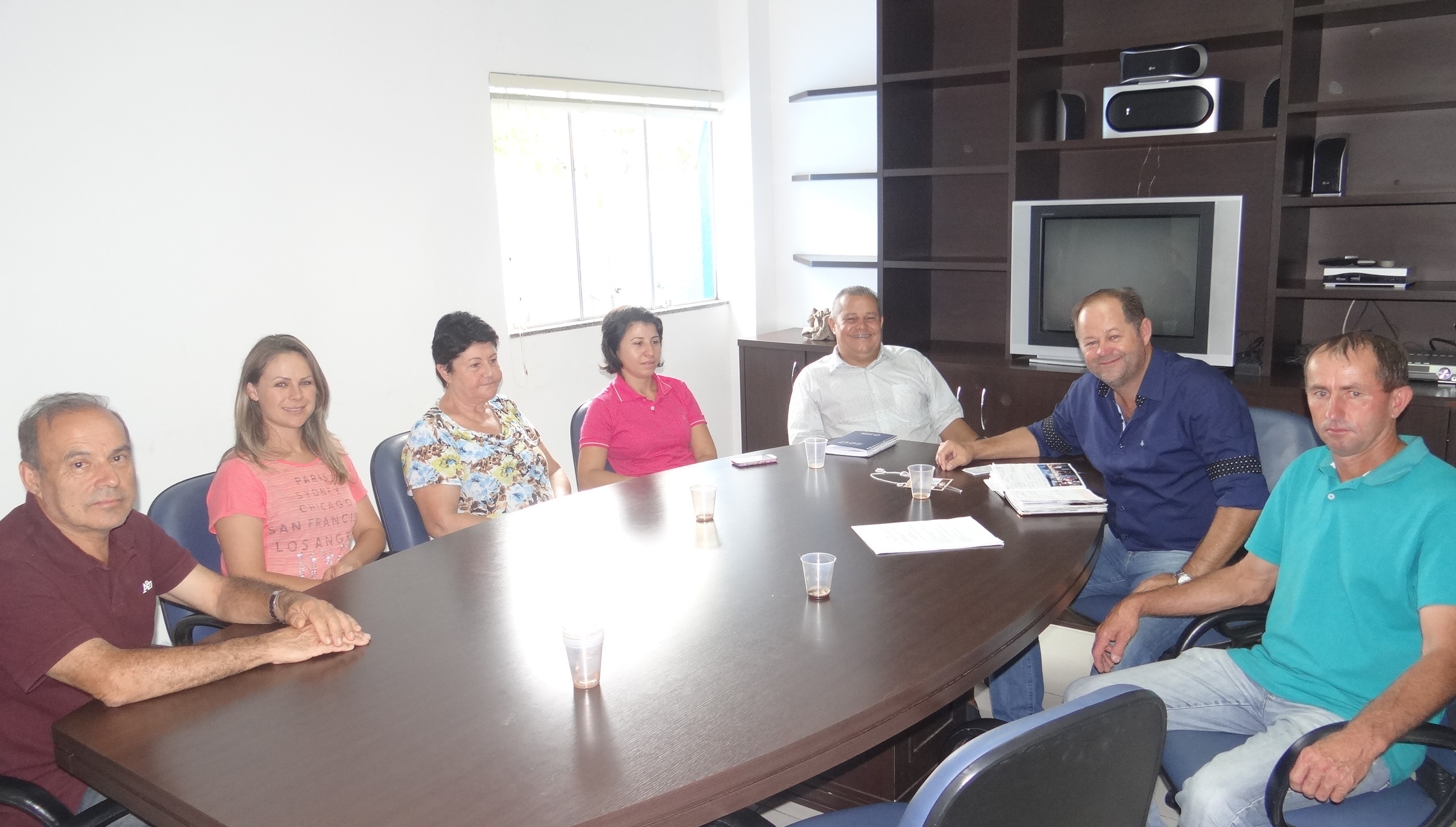 Legislativo reúne-se com membros da ONG SOS Amigo Bicho