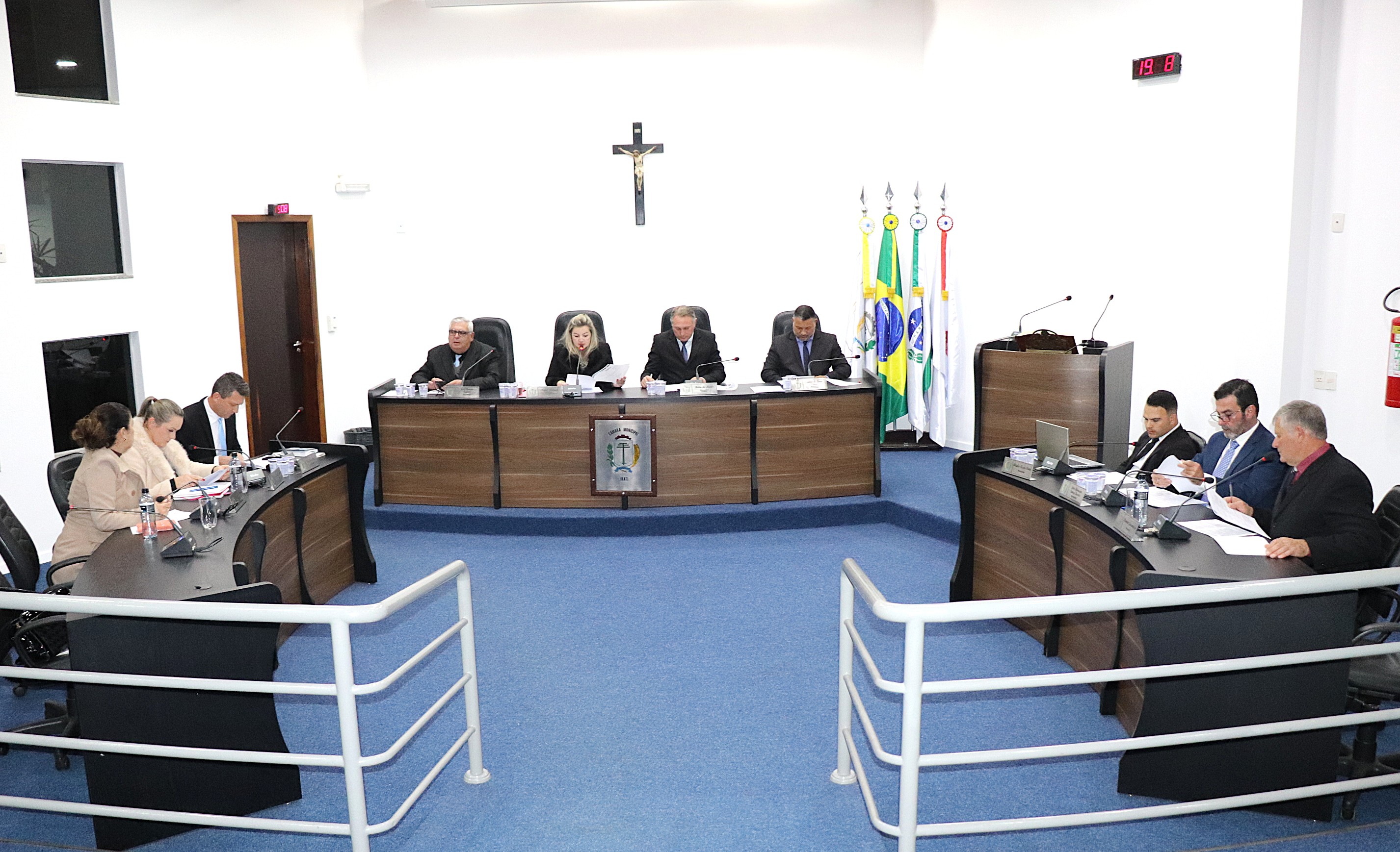 Legislativo solicita cascalhamento e patrolamento em estradas rurais de diversas comunidades 