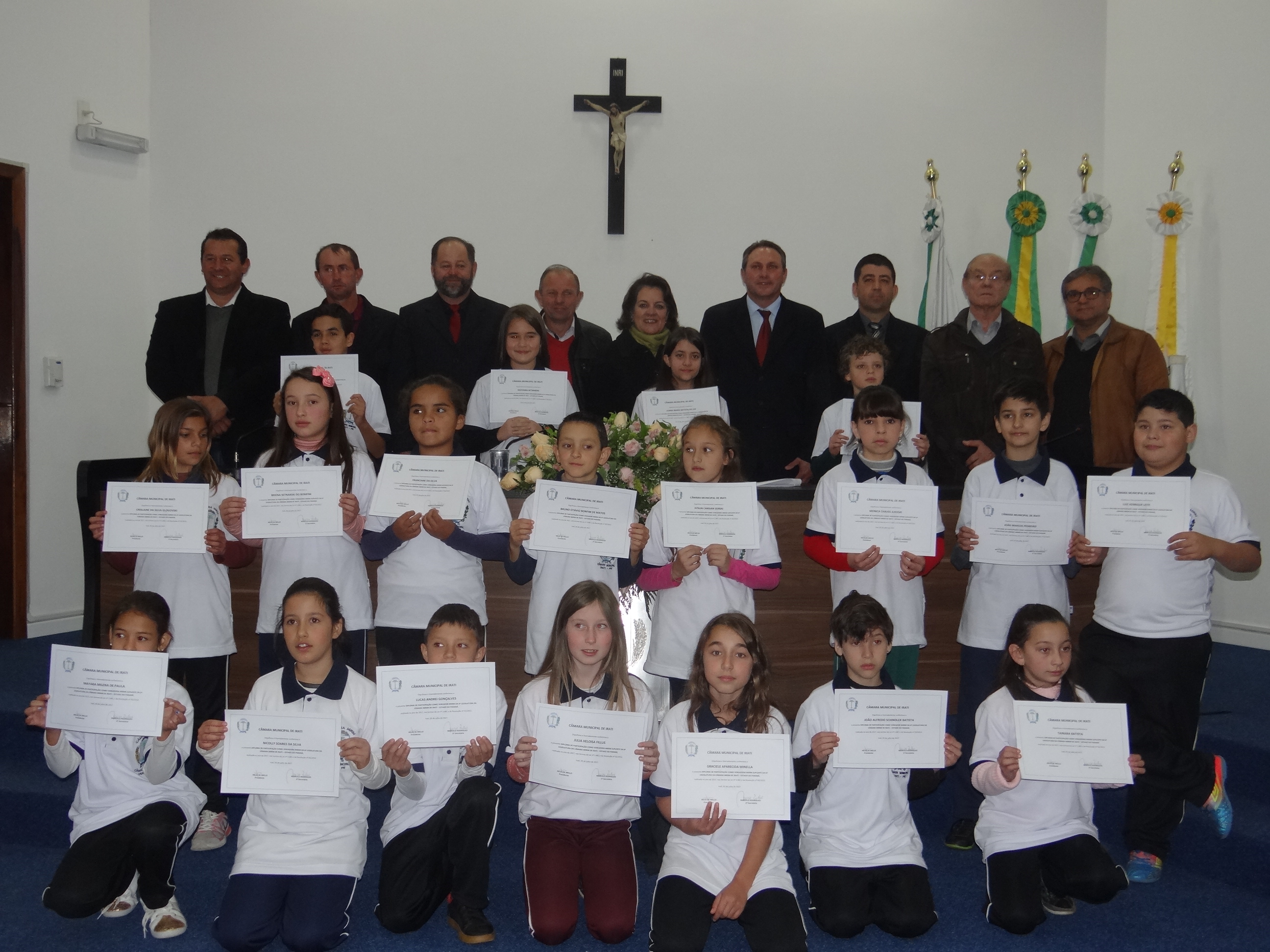 Legislatura 2017 - Vereadores Mirins e Suplentes prestam juramento e são empossados