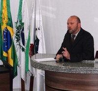 Lei obriga agências bancárias a disponibilizar cadeira de rodas