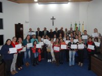 Moção de Aplausos - Câmara homenageia equipes de enfermagem da Secretaria Municipal de Saúde e da Santa Casa de Irati 