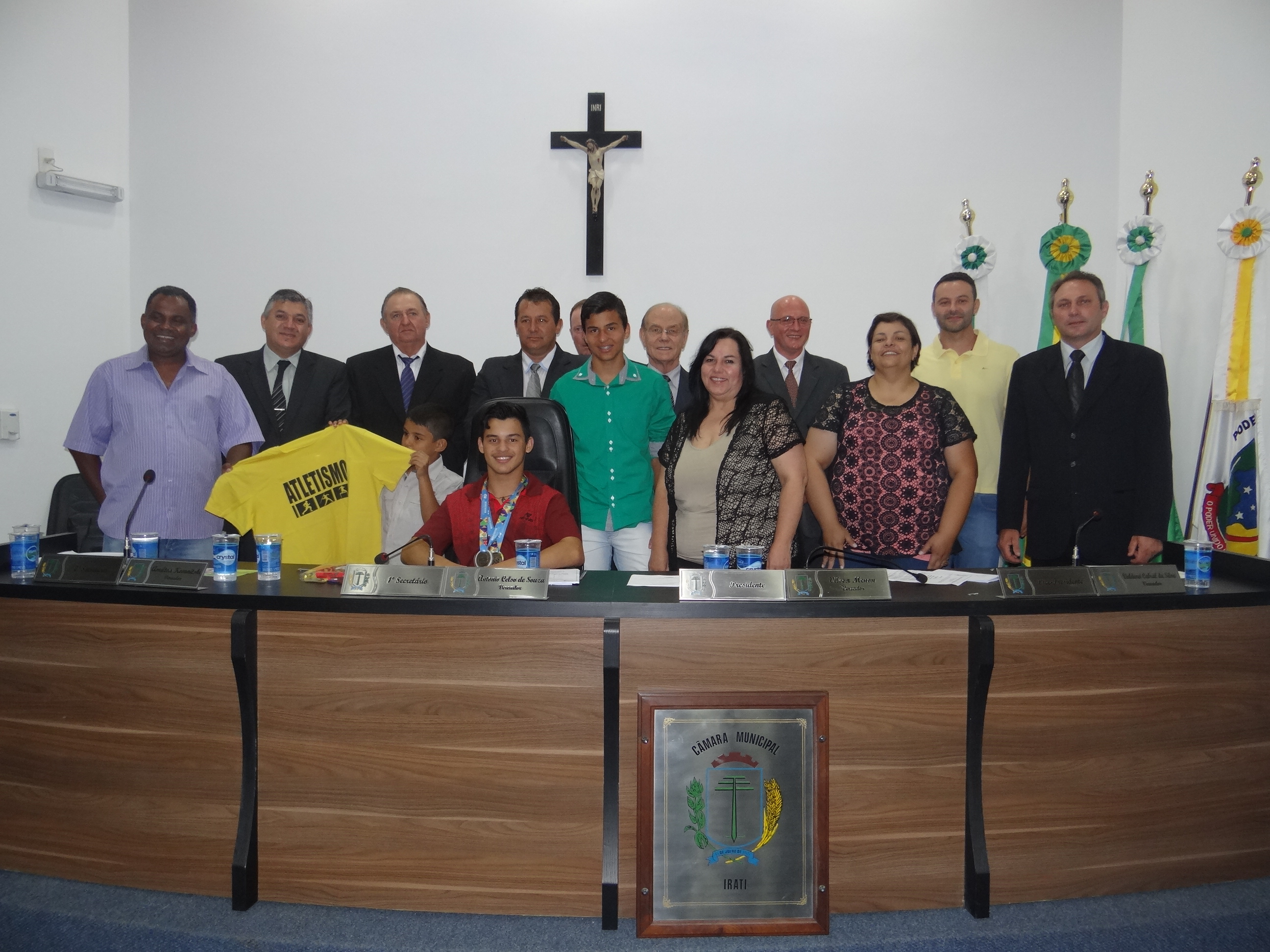 Moção de Aplausos - Legislativo homenageia Atleta Paraolímpico Iratiense