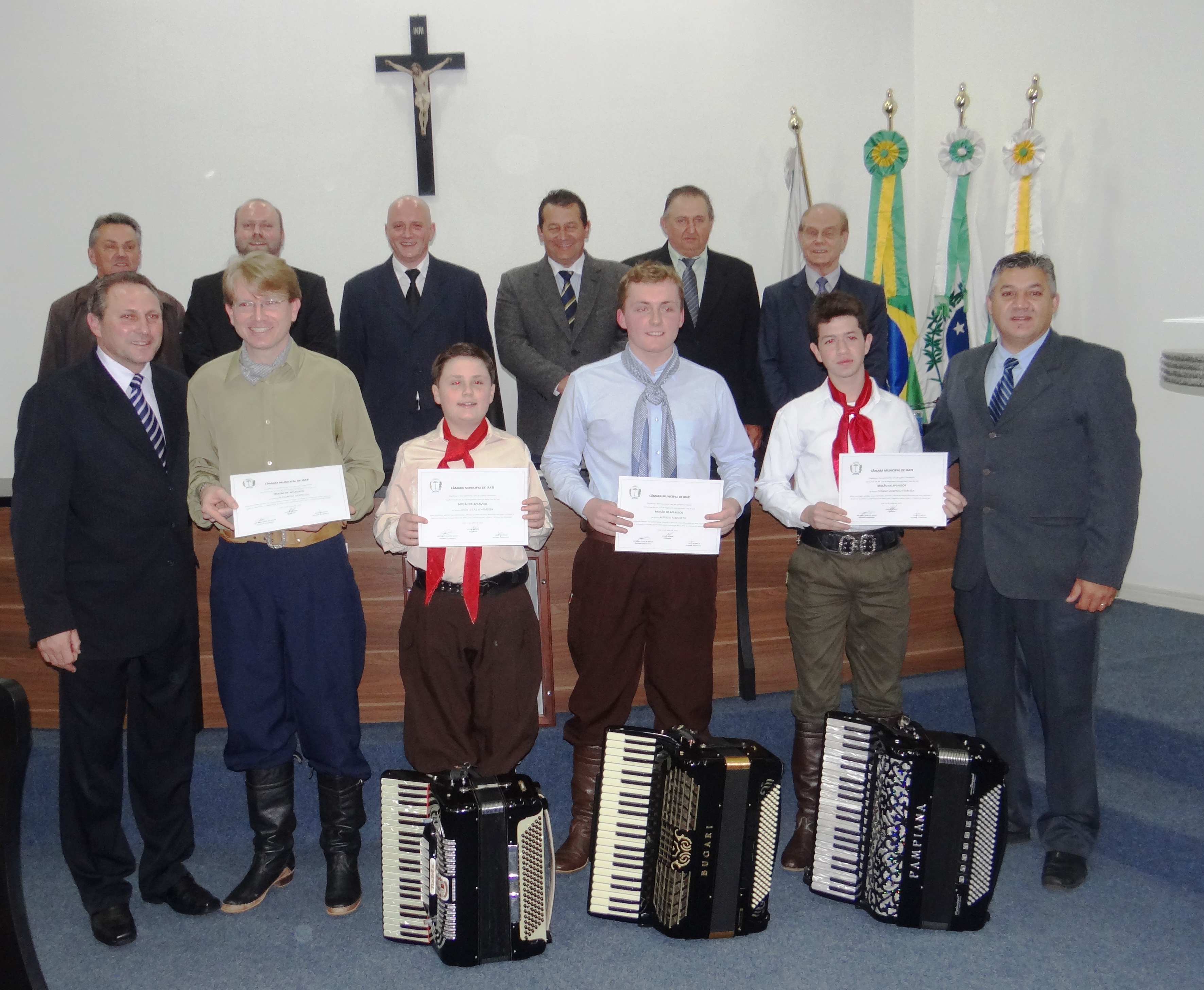 Moção de Aplausos - Legislativo homenageia Músicos Iratienses