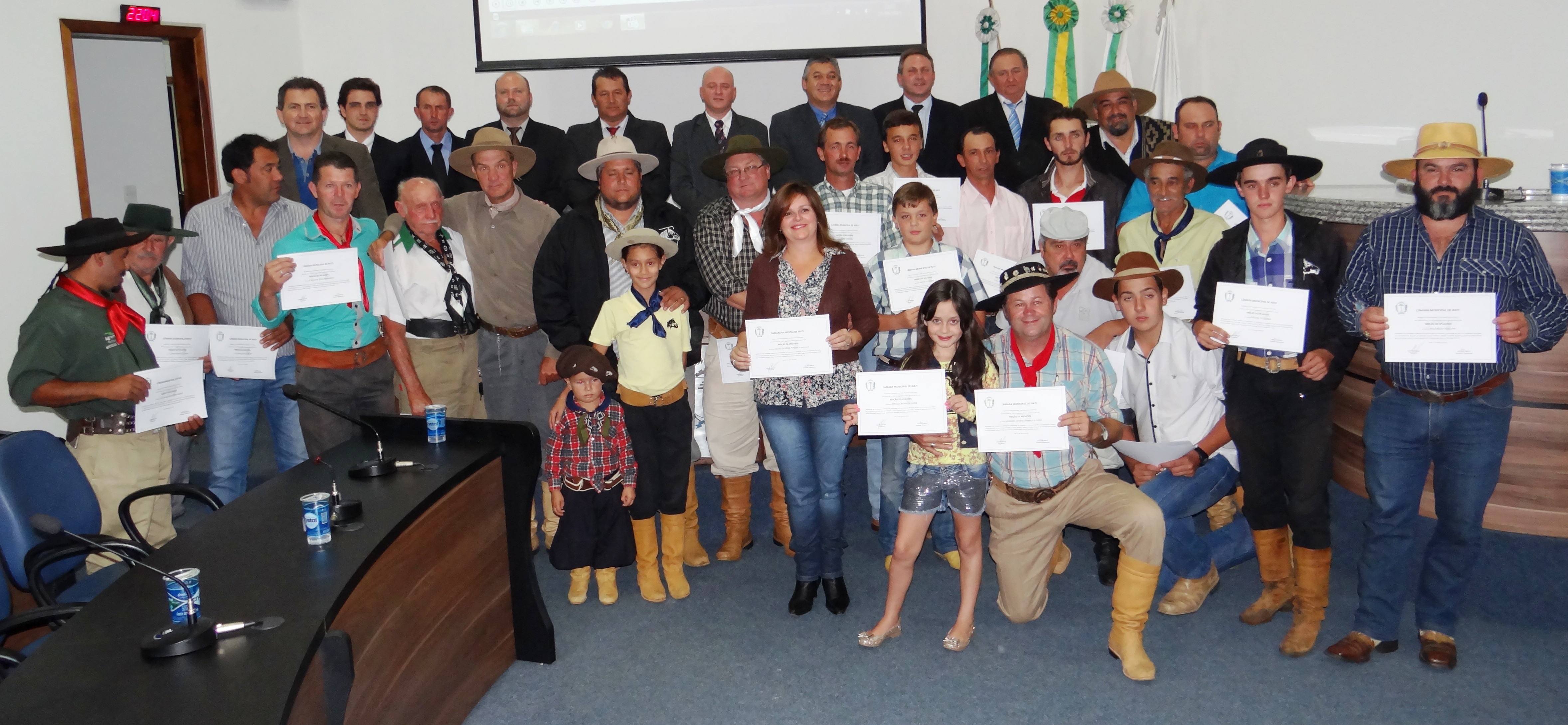 Moção de Aplausos - Legislativo homenageia tradicionalistas iratienses