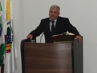 Na tribuna, prefeito destaca ações e prioridades respondendo questionamentos dos vereadores