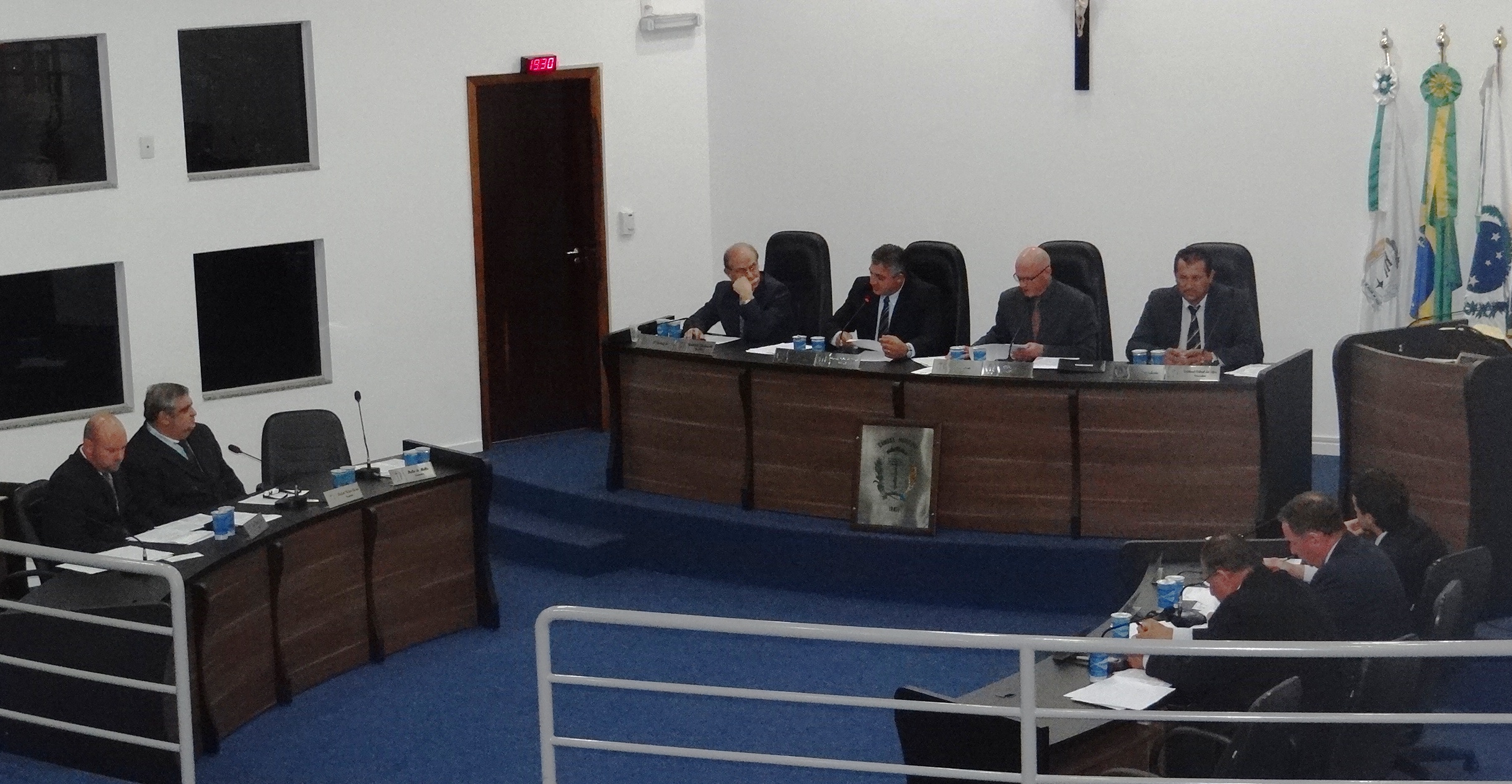 Nove projetos de leis analisados e dois pedidos de vistas aprovados