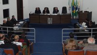 Parlamentares discutem e votam 12 projetos na Ordem do Dia
