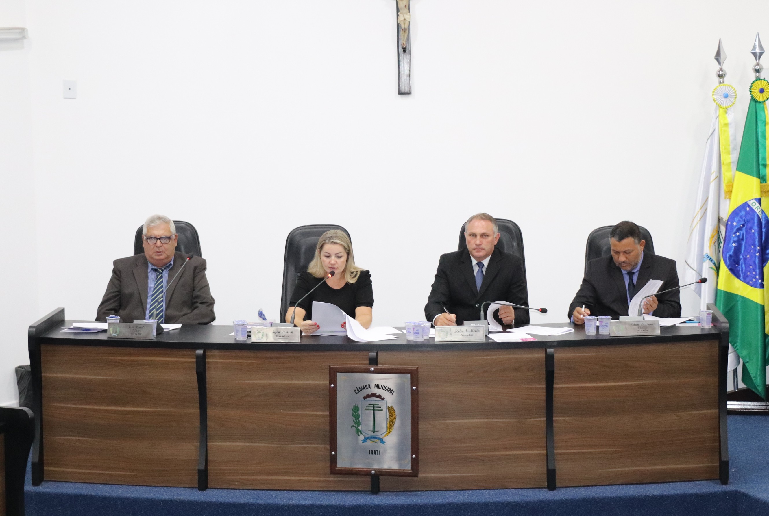 PL do Executivo que trata do Sistema de Classificação de Cargos e do Plano de Carreira dos Servidores Públicos é aprovado