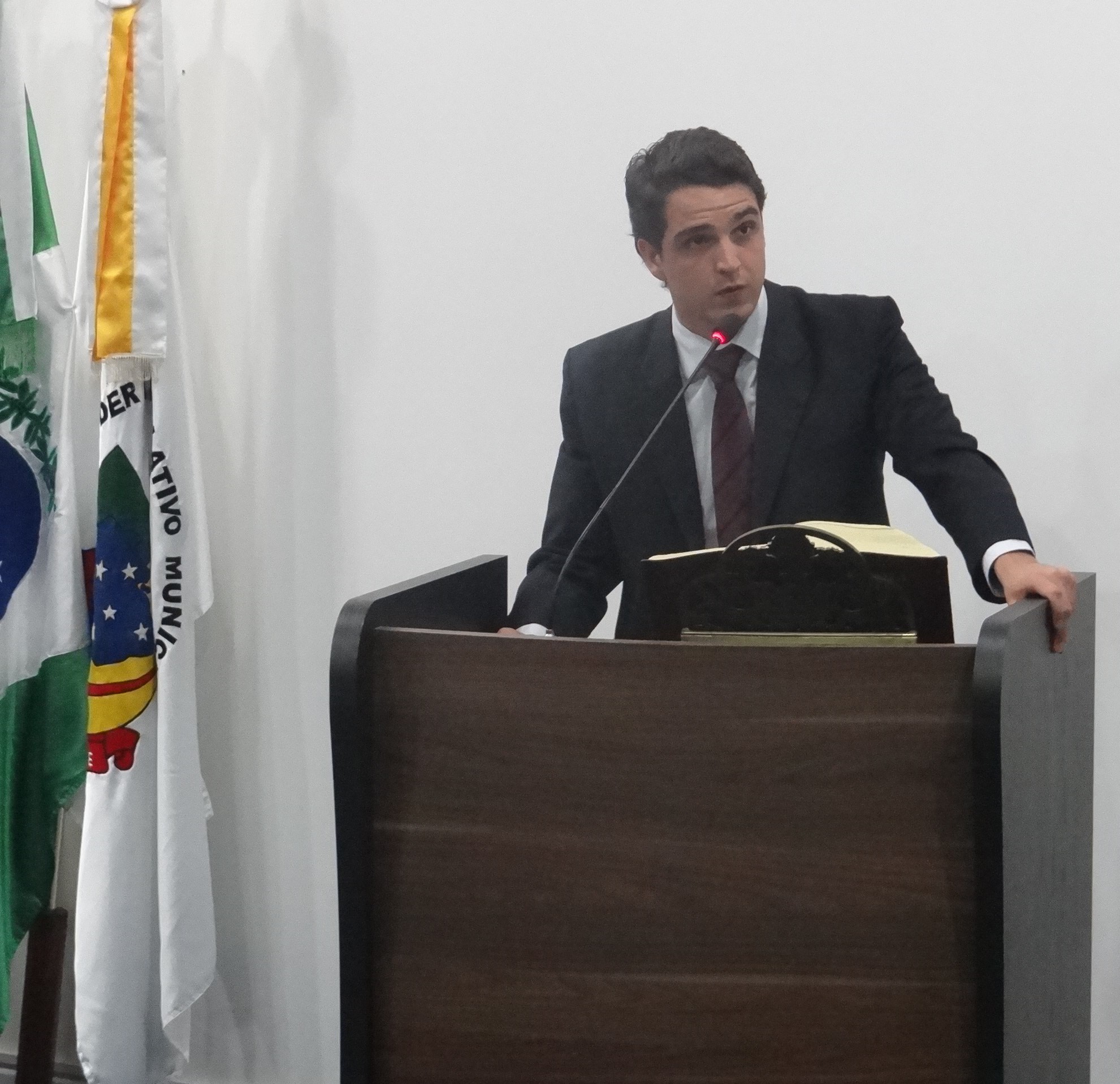 Projeto de Lei estabelece multa para quem fumar em veículo que estiver transportando crianças