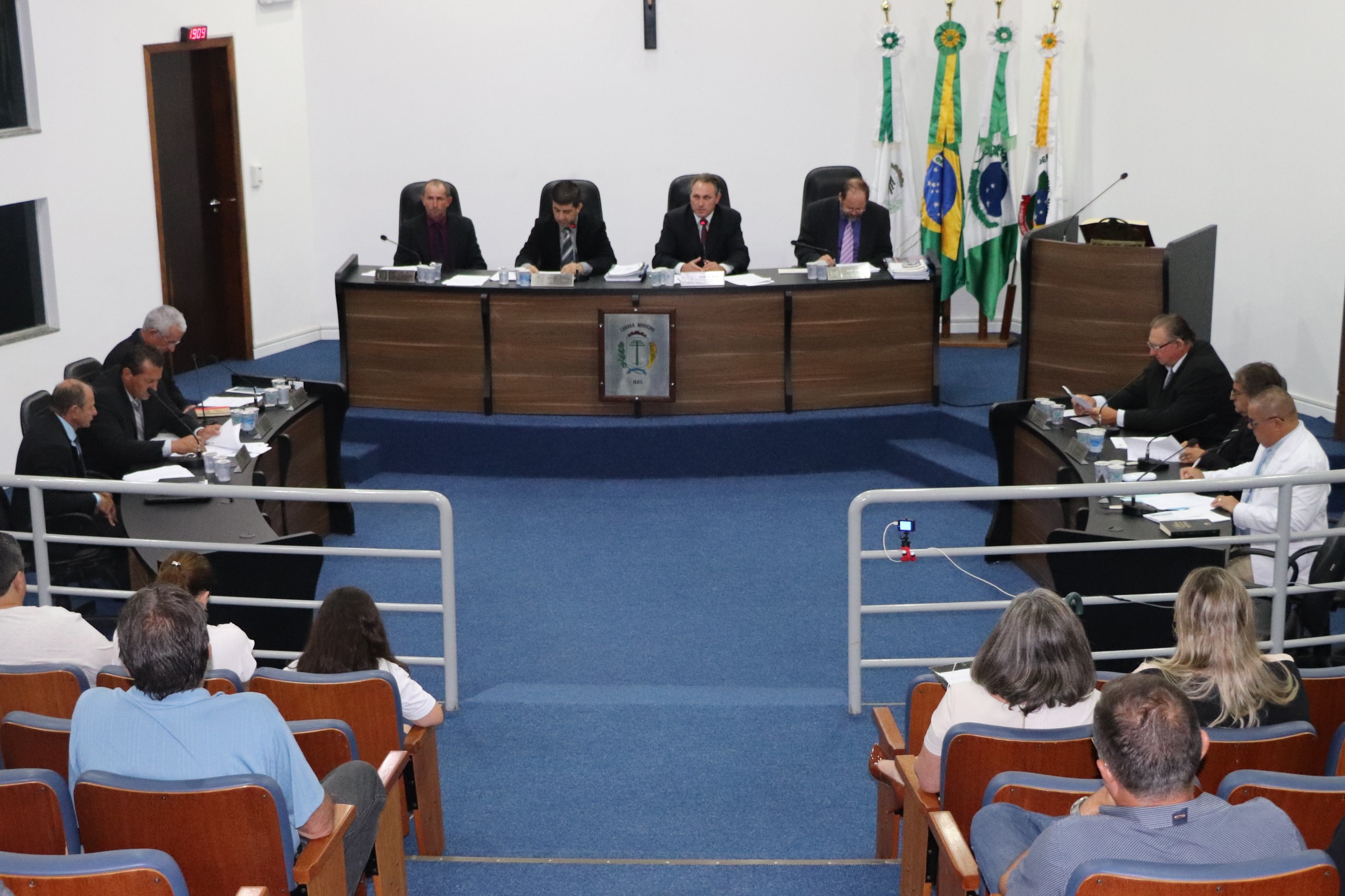 Projeto que institui regime de plantão e sobreaviso no funcionalismo público é aprovado com Emendas