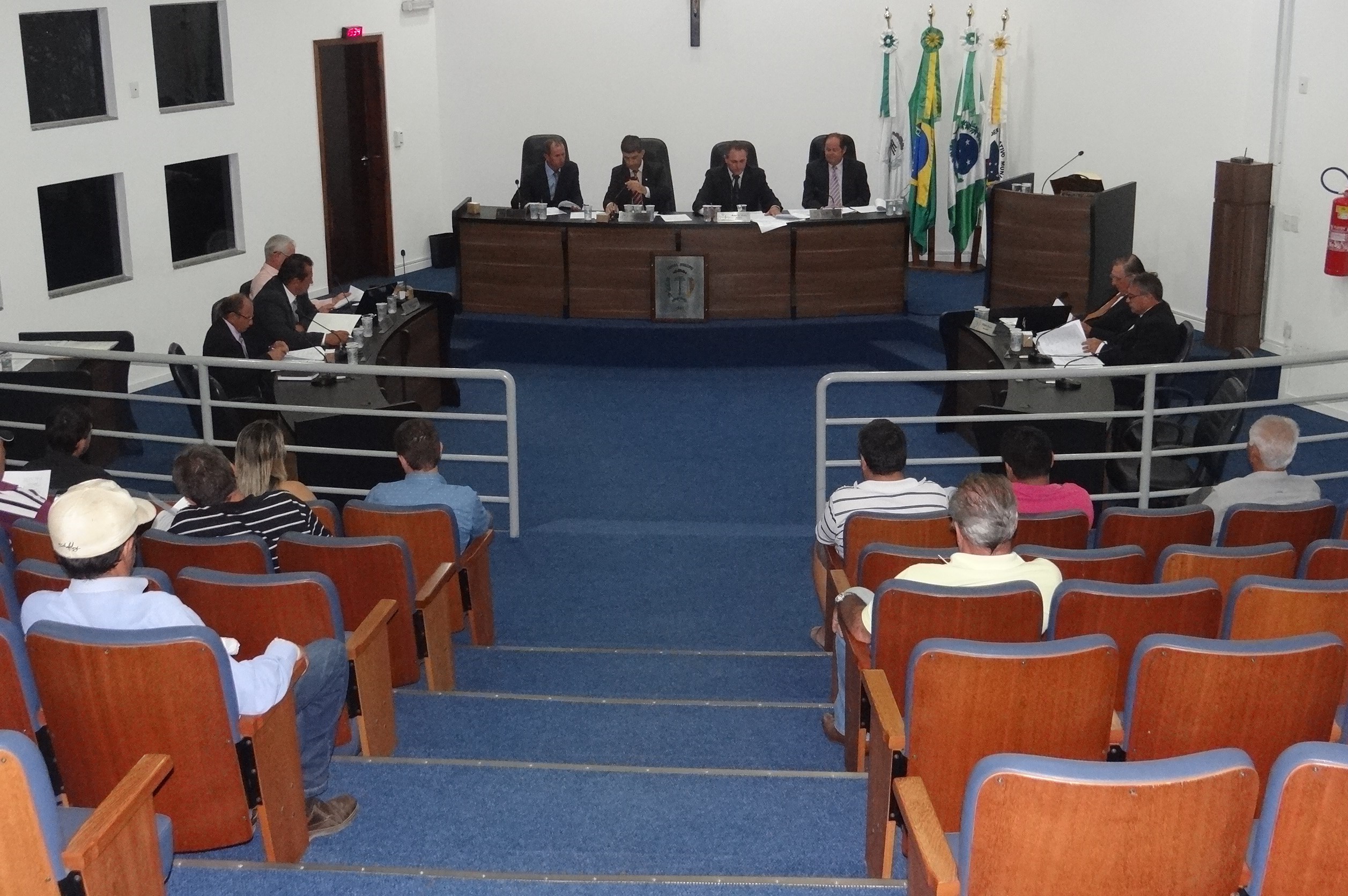 Projetos de subvenções e de créditos adicionais são aprovados em regime de urgência 