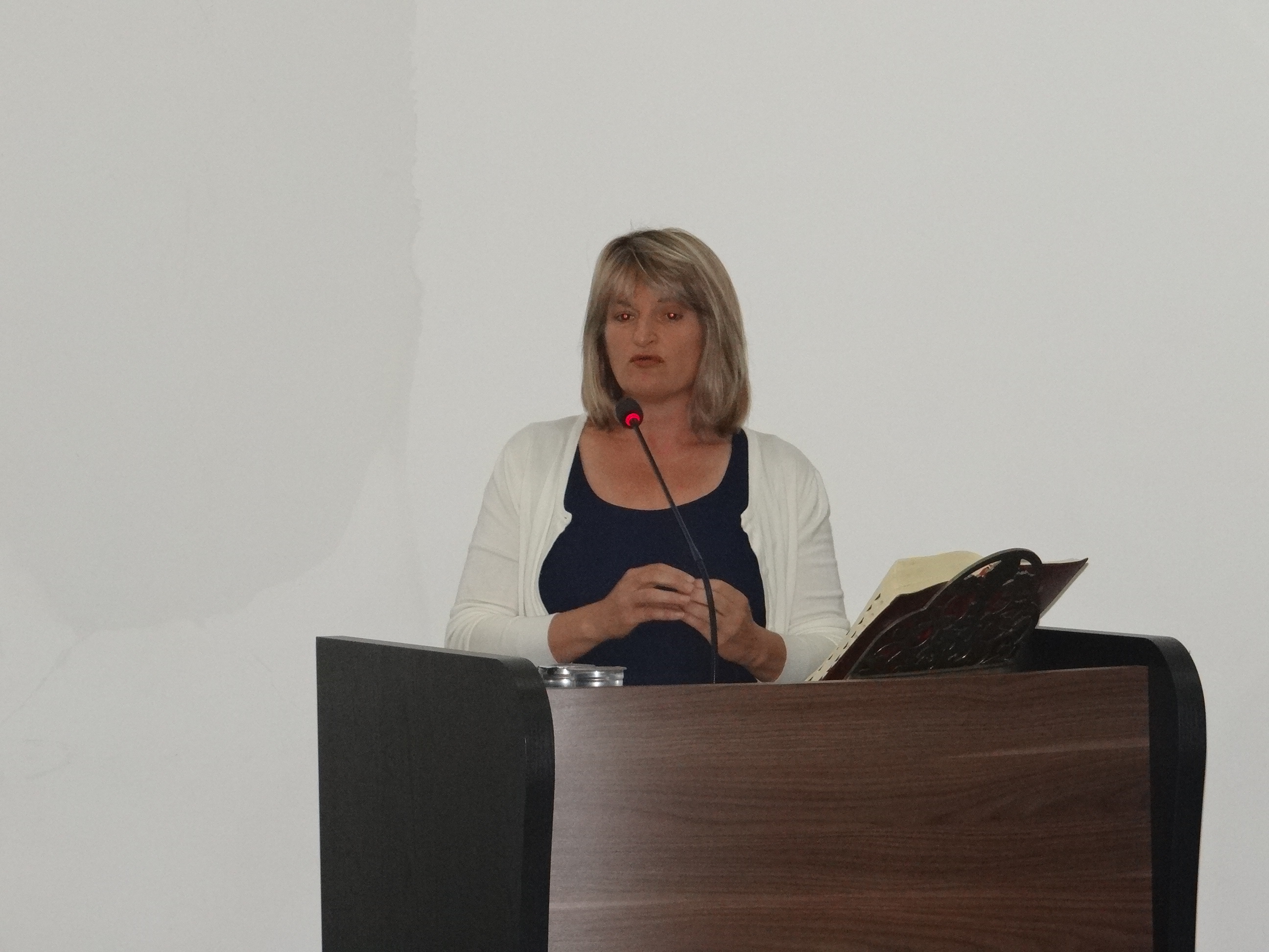 Secretária de Planejamento e Coordenação discorre sobre projetos e responde questionamentos