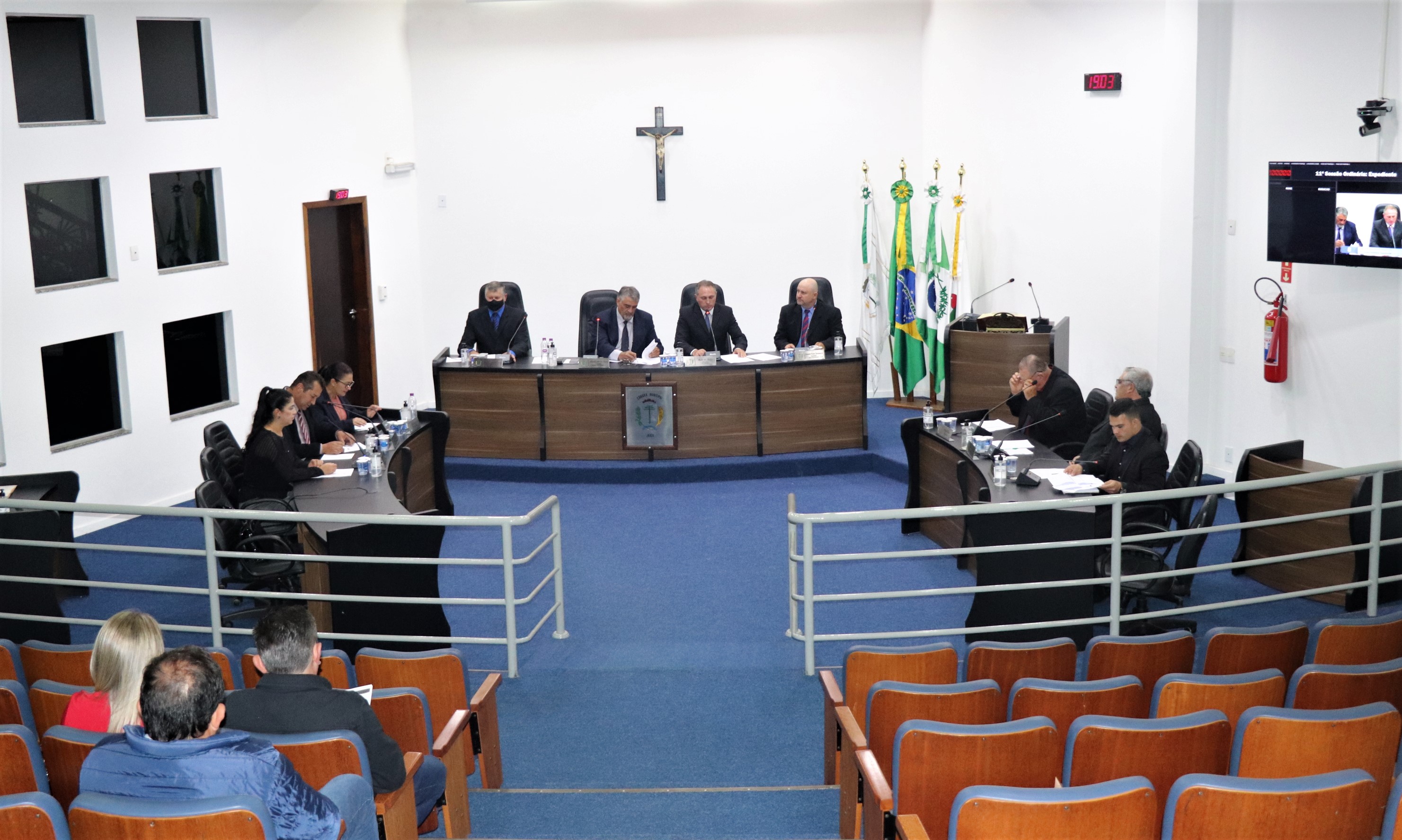 Seguem para sanção projetos que concedem reposição sobre vencimentos e subsídios dos Poderes Executivo e Legislativo