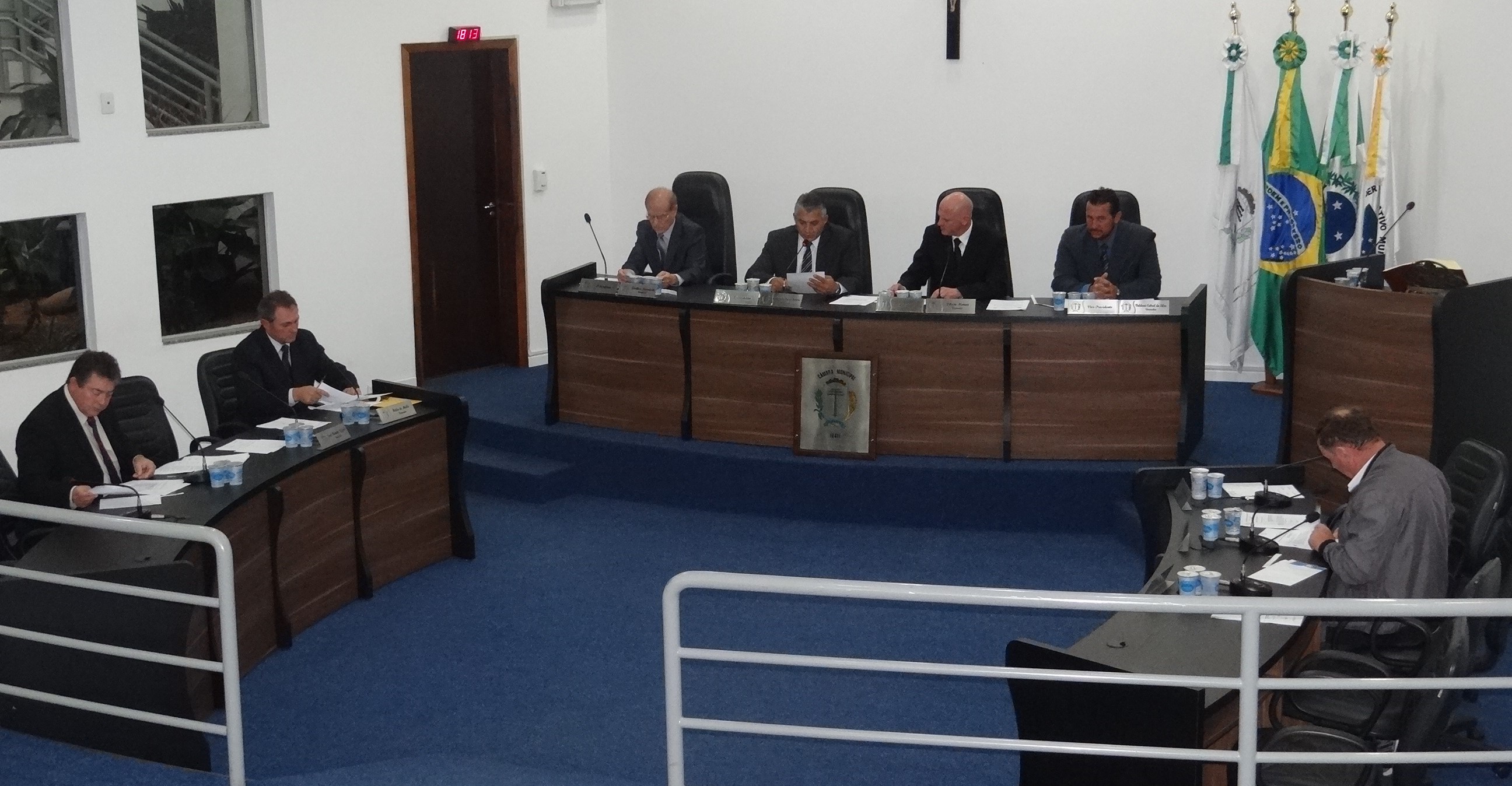 Sessão Extraordinária  - Projetos de Lei e LOA são aprovados em primeira votação