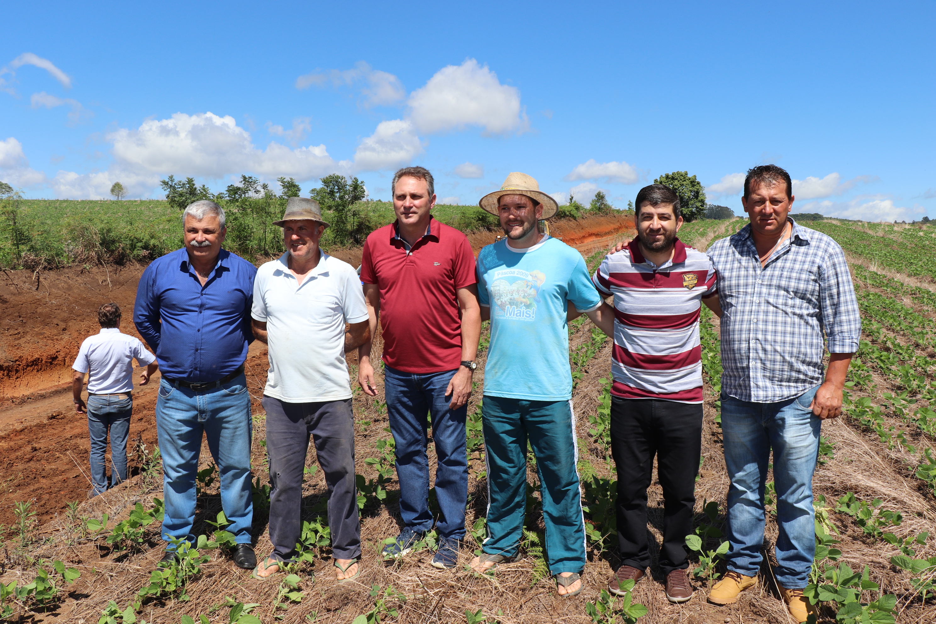 Vereadores acompanham trabalho das patrolas adquiridas pelo município com recursos da Câmara