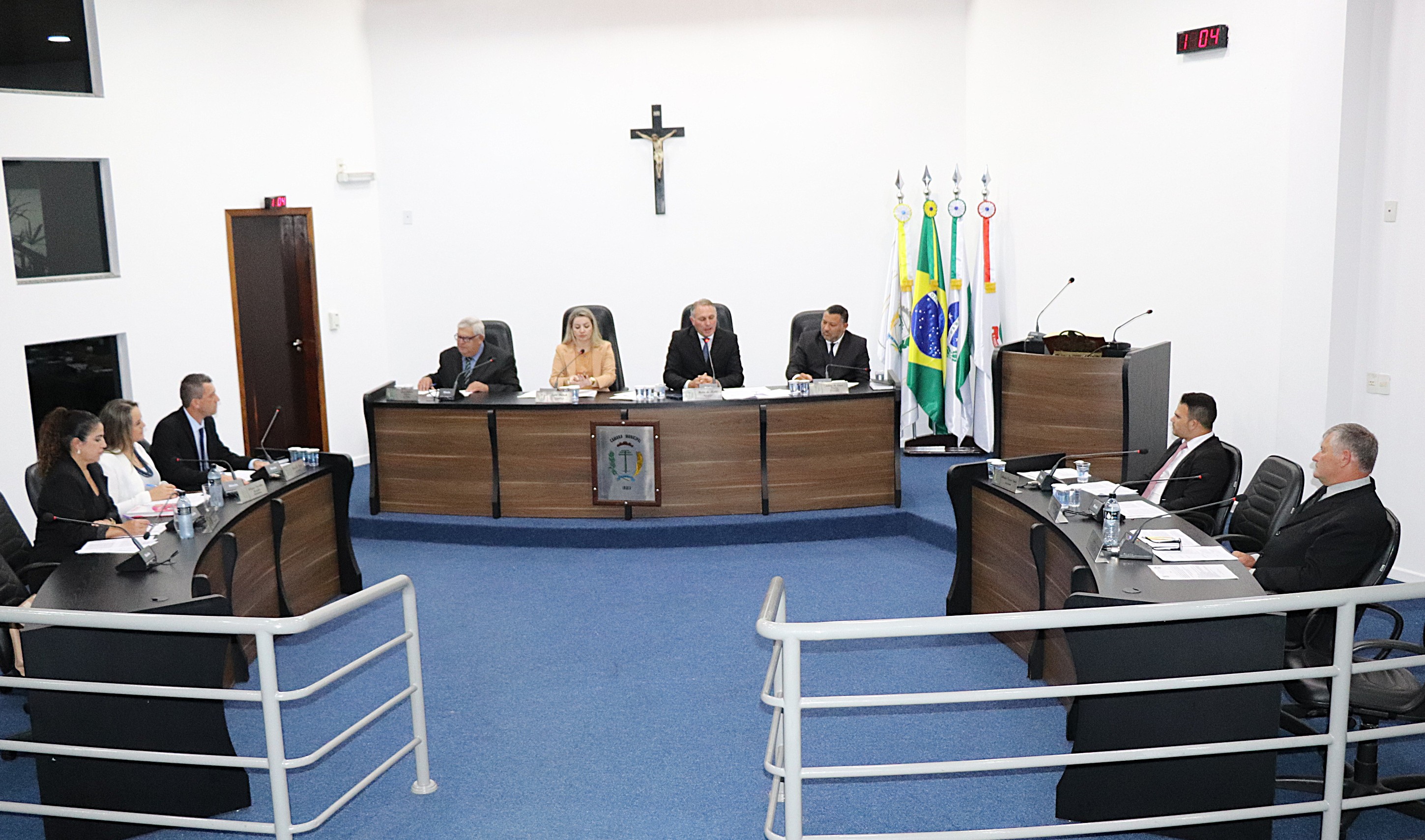 Vereadores apresentam seis requerimentos solicitando informações nas áreas de obras e saúde  