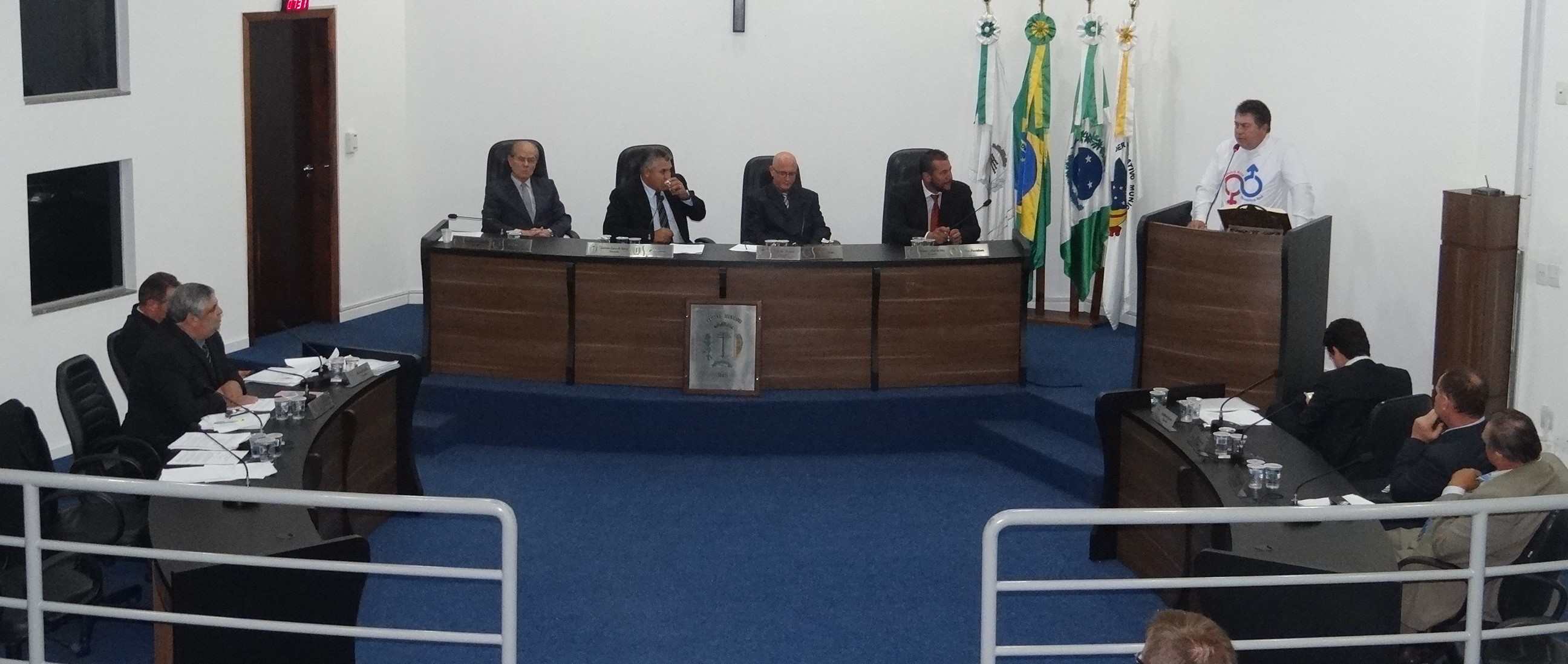 Vereadores aprovam Decreto Legislativo que autoriza licença ao Prefeito Municipal