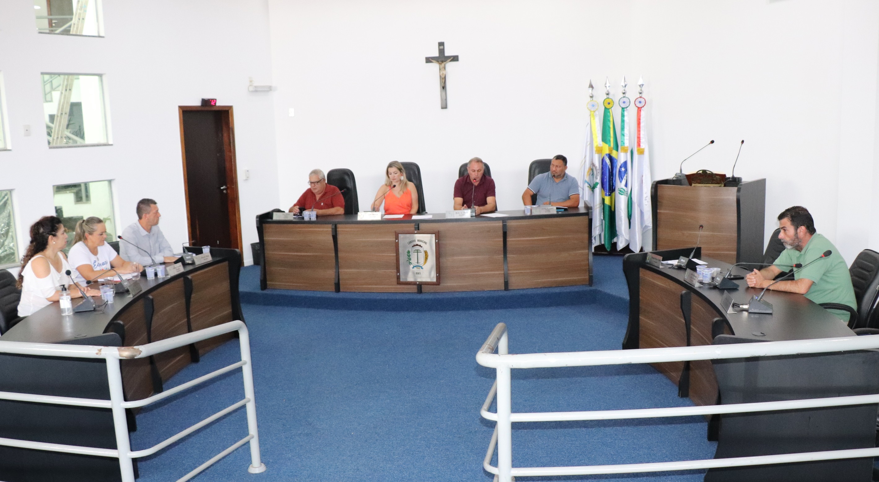 Câmara aprova projetos que concedem reposição salarial aos servidores públicos 