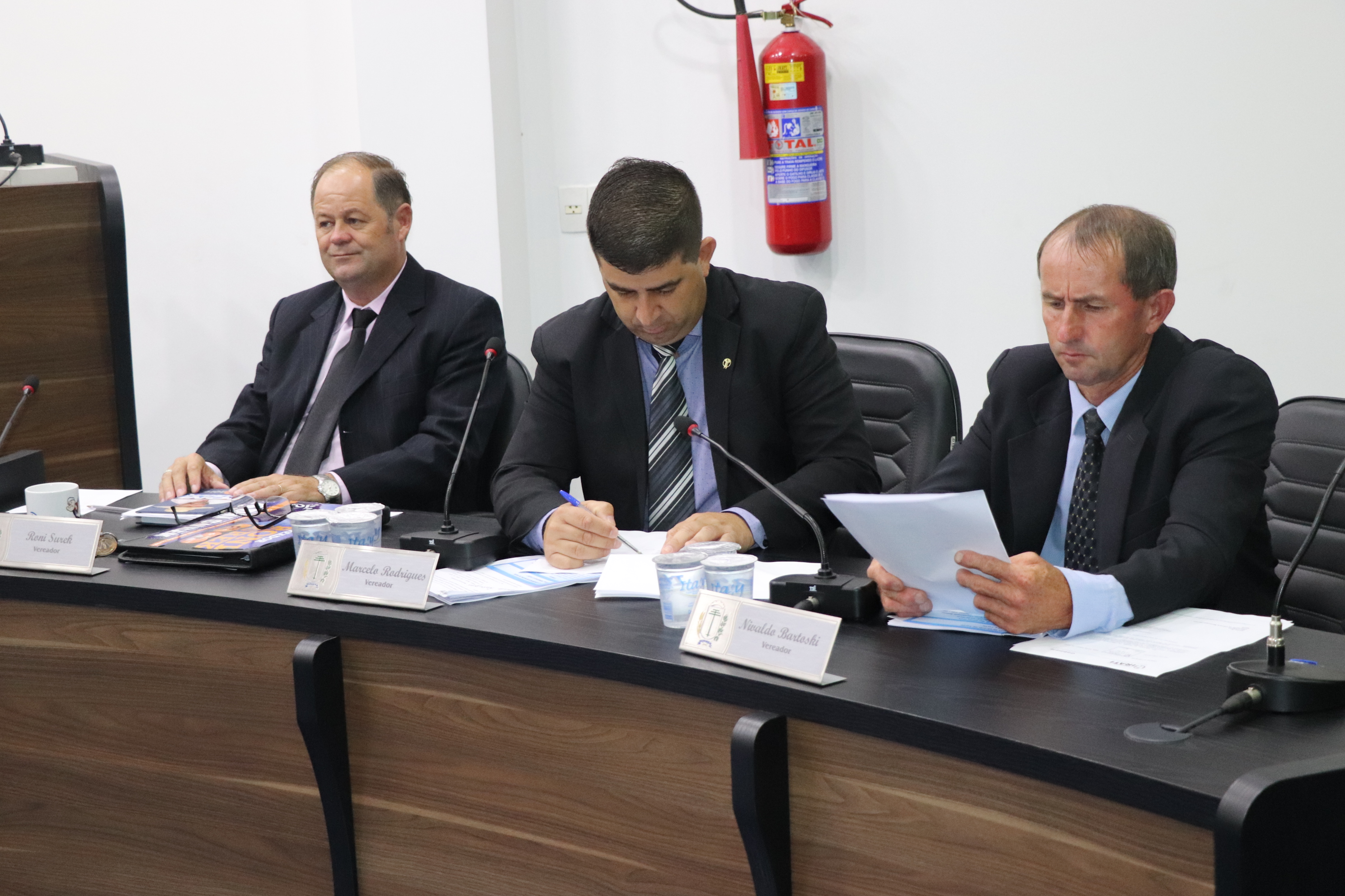 Vereadores aprovam pedidos de informações sobre obras no município