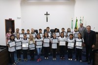 Vereadores aprovam PL que cria o “Projeto Pomar Urbano” sugerido pela Câmara Mirim