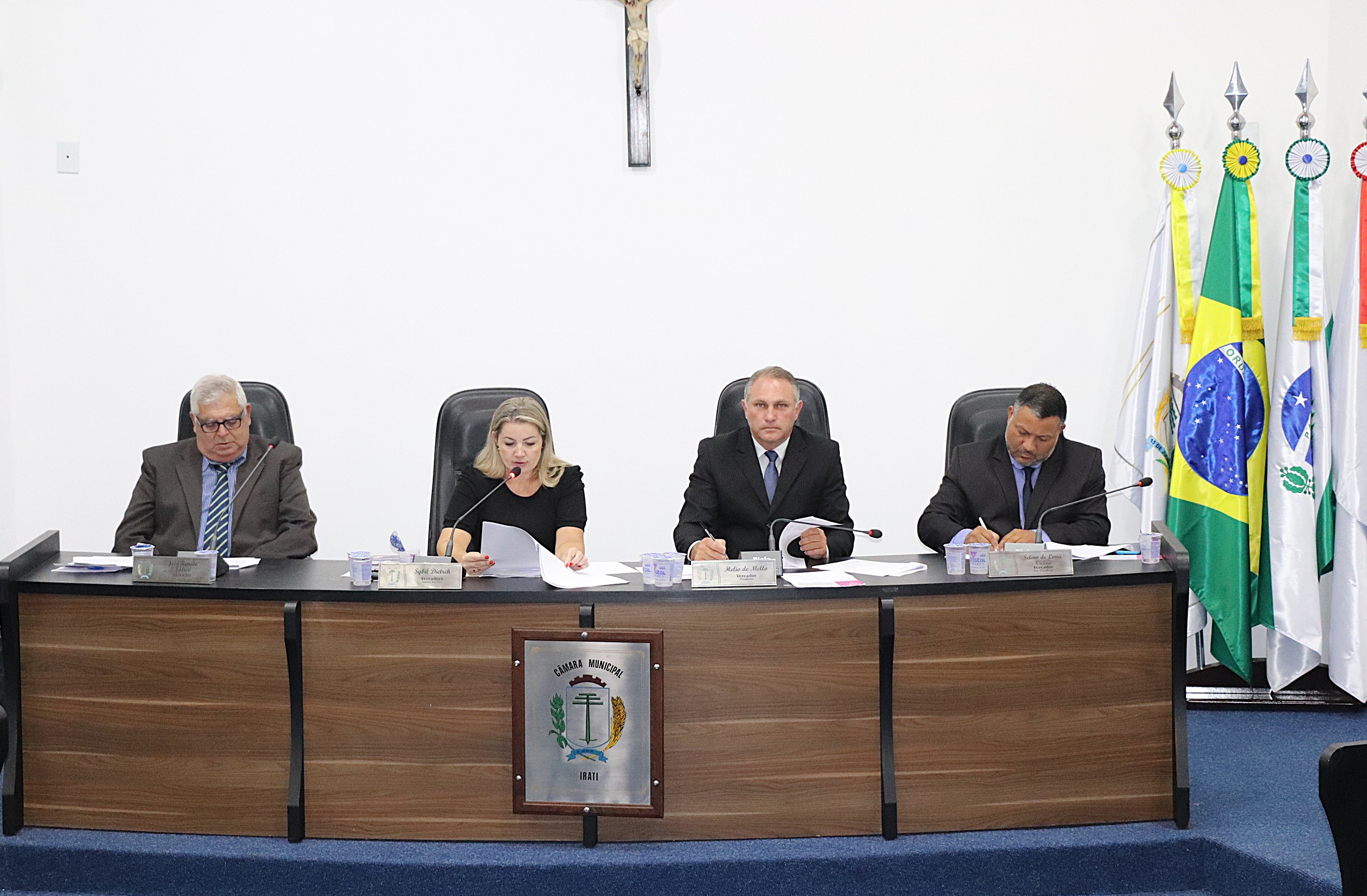 Vereadores aprovam projeto que concede Título de Cidadão Honorário de Irati ao Dr. Mario Augusto Cray da Costa