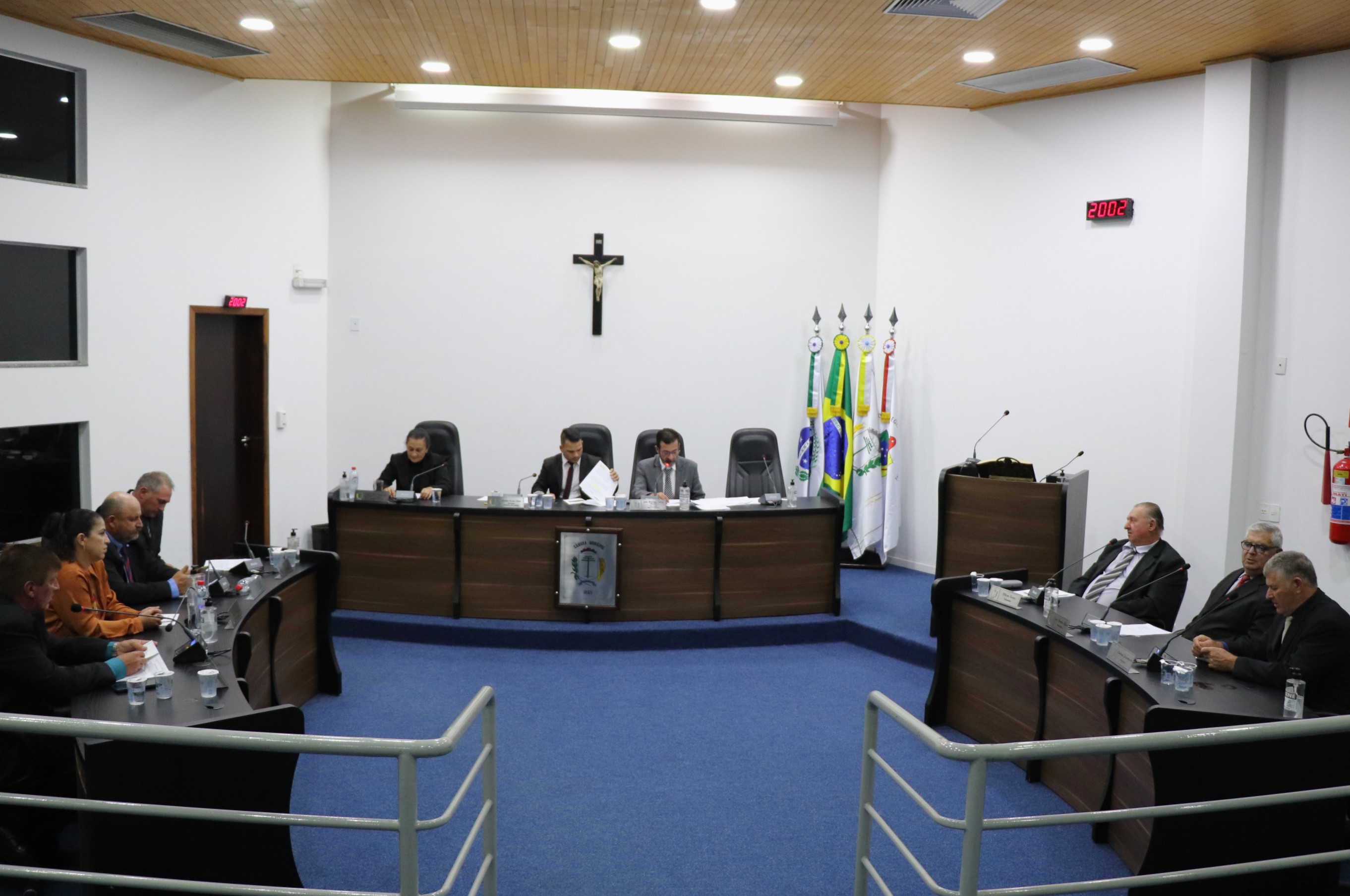 Vereadores debatem dengue, escassez de água, manutenção de estradas e preservação histórica em sessão ordinária