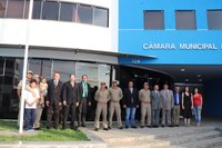 Vereadores e Bombeiros realizam Cerimônia Cívica em frente à Câmara 