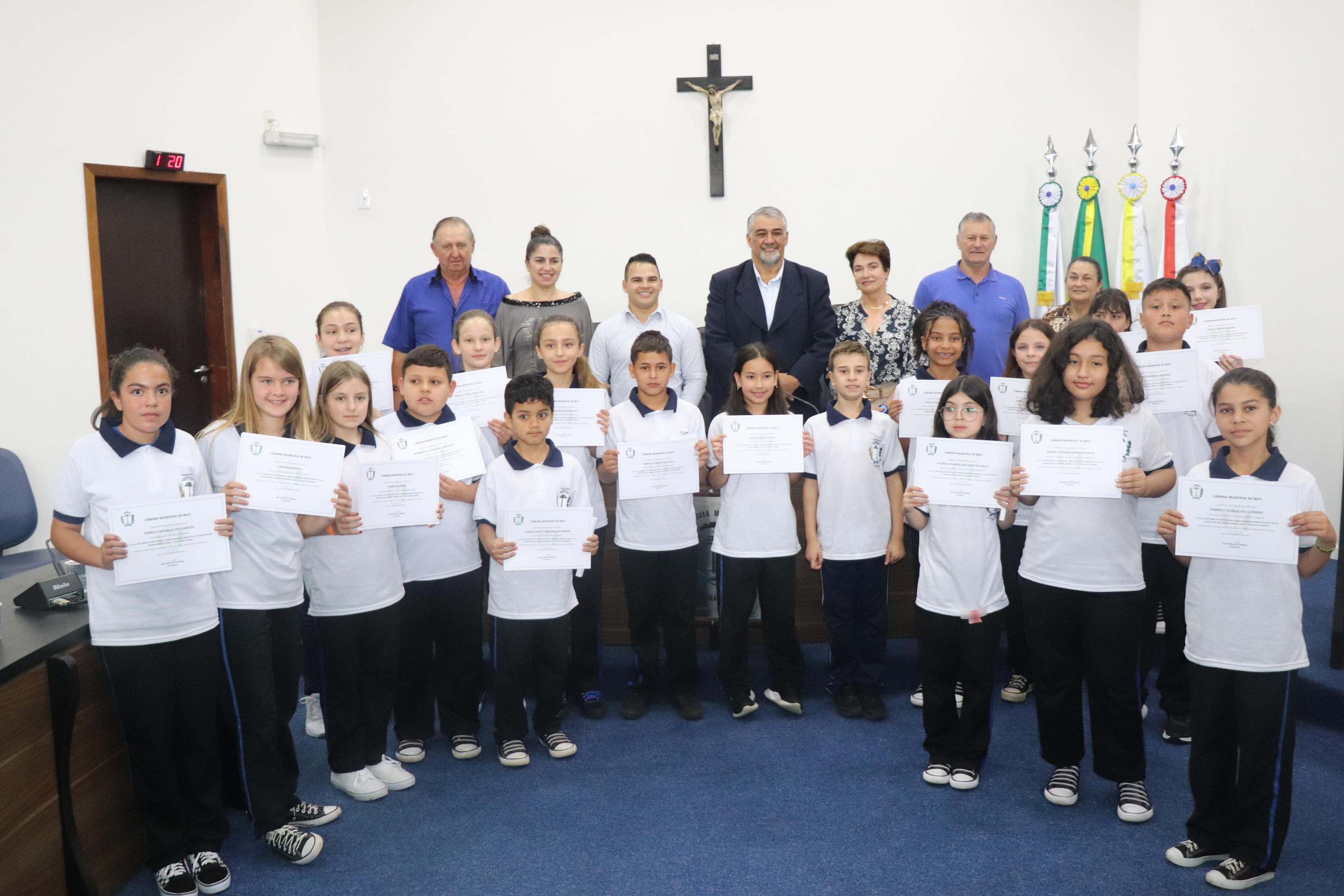 Vereadores Mirins e Suplentes são empossados e elegem Mesa Diretora