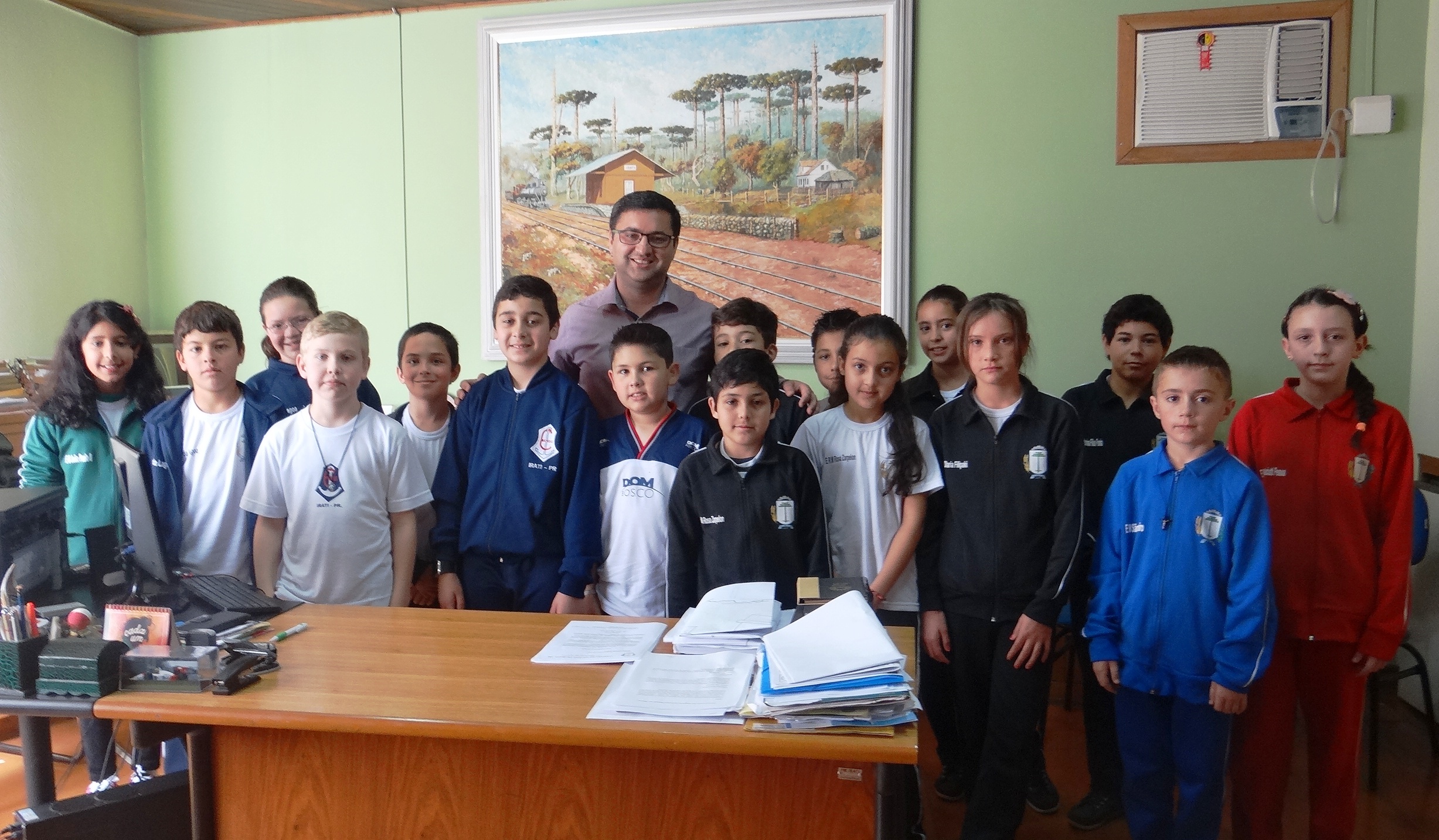 Vereadores Mirins entregam pessoalmente pedidos ao Prefeito Municipal