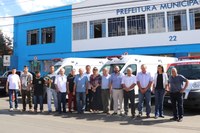 Vereadores participam da entrega de três novas ambulâncias para Irati