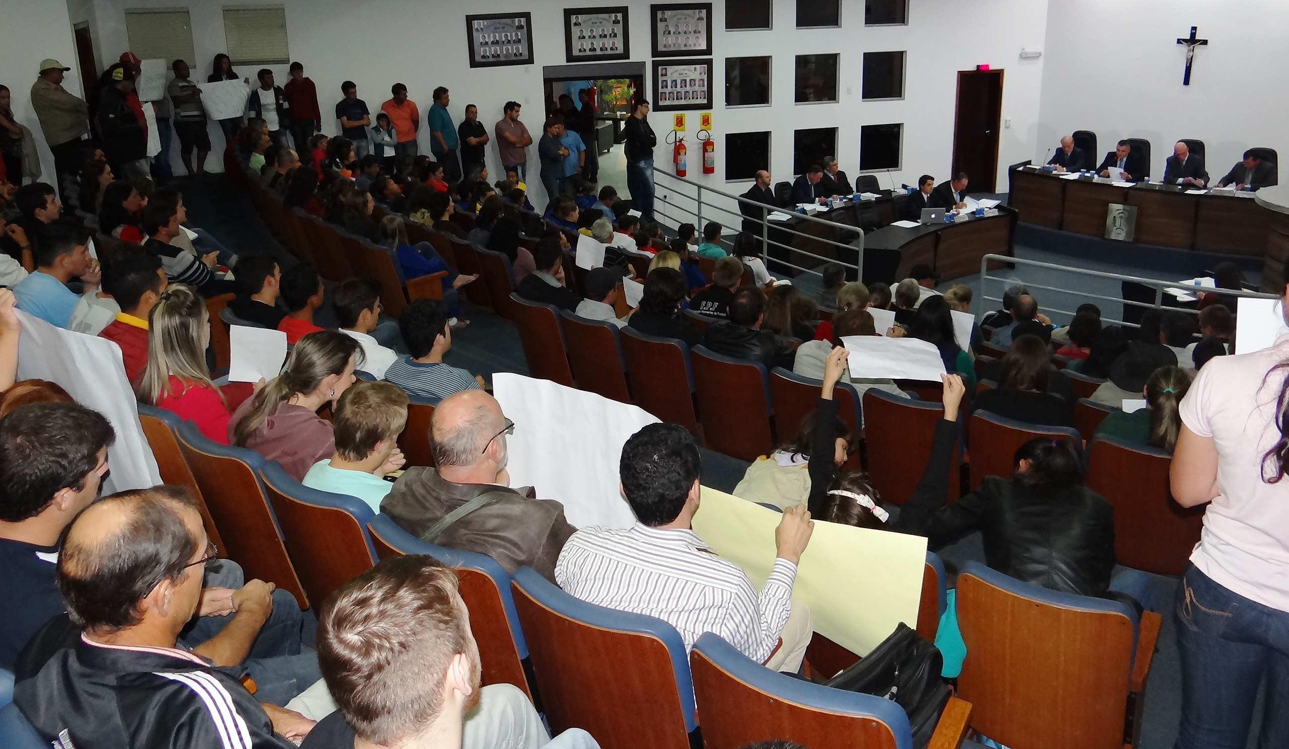 Vereadores rejeitam PLs que aprovam empréstimo de até R$ 13 milhões