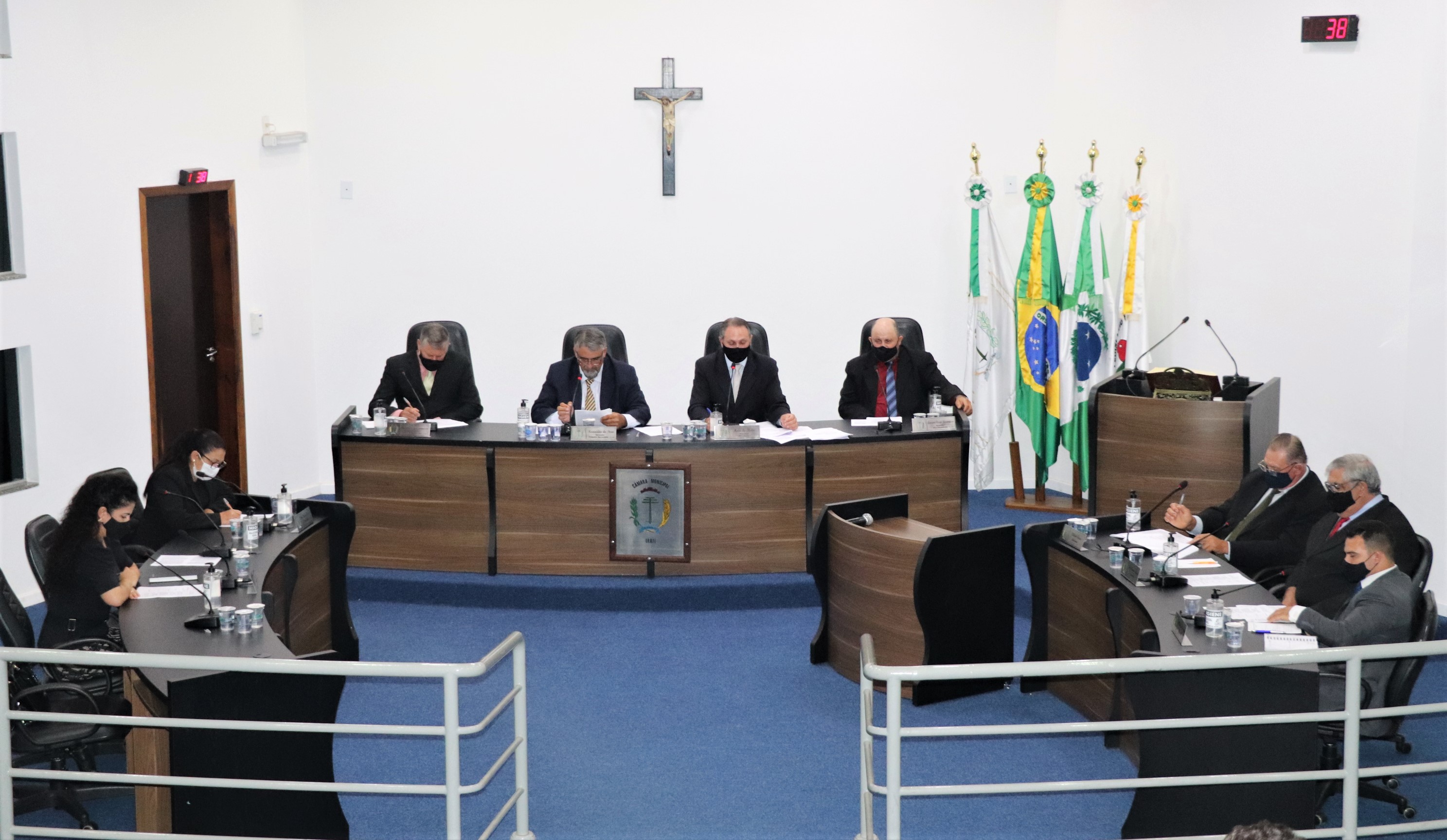 Vereadores solicitam ao Executivo a elaboração de um Projeto de Lei que proíbe corte de luz e água durante a pandemia 