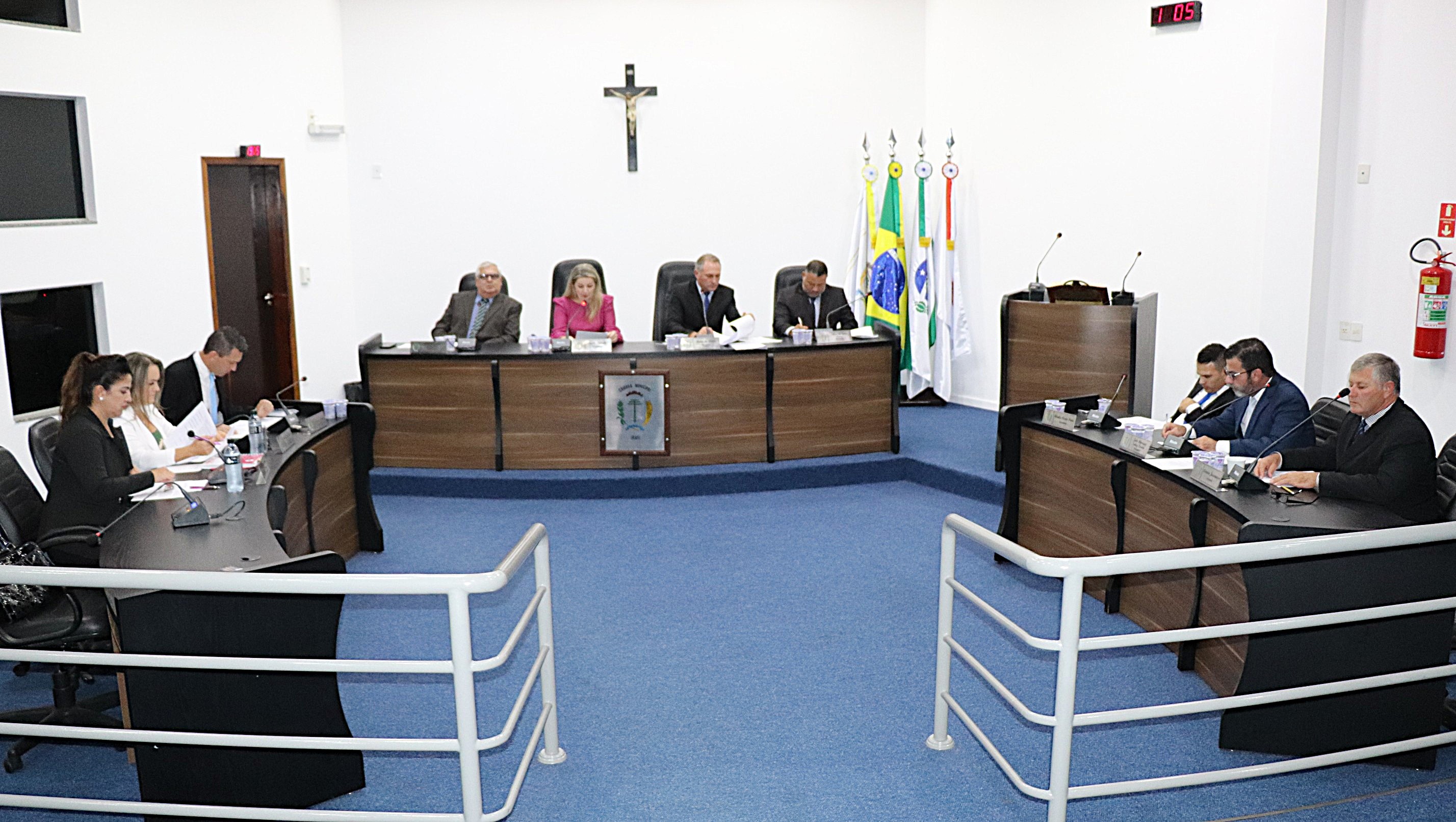 Vereadores solicitam ao Executivo melhorias em diversos bairros do município