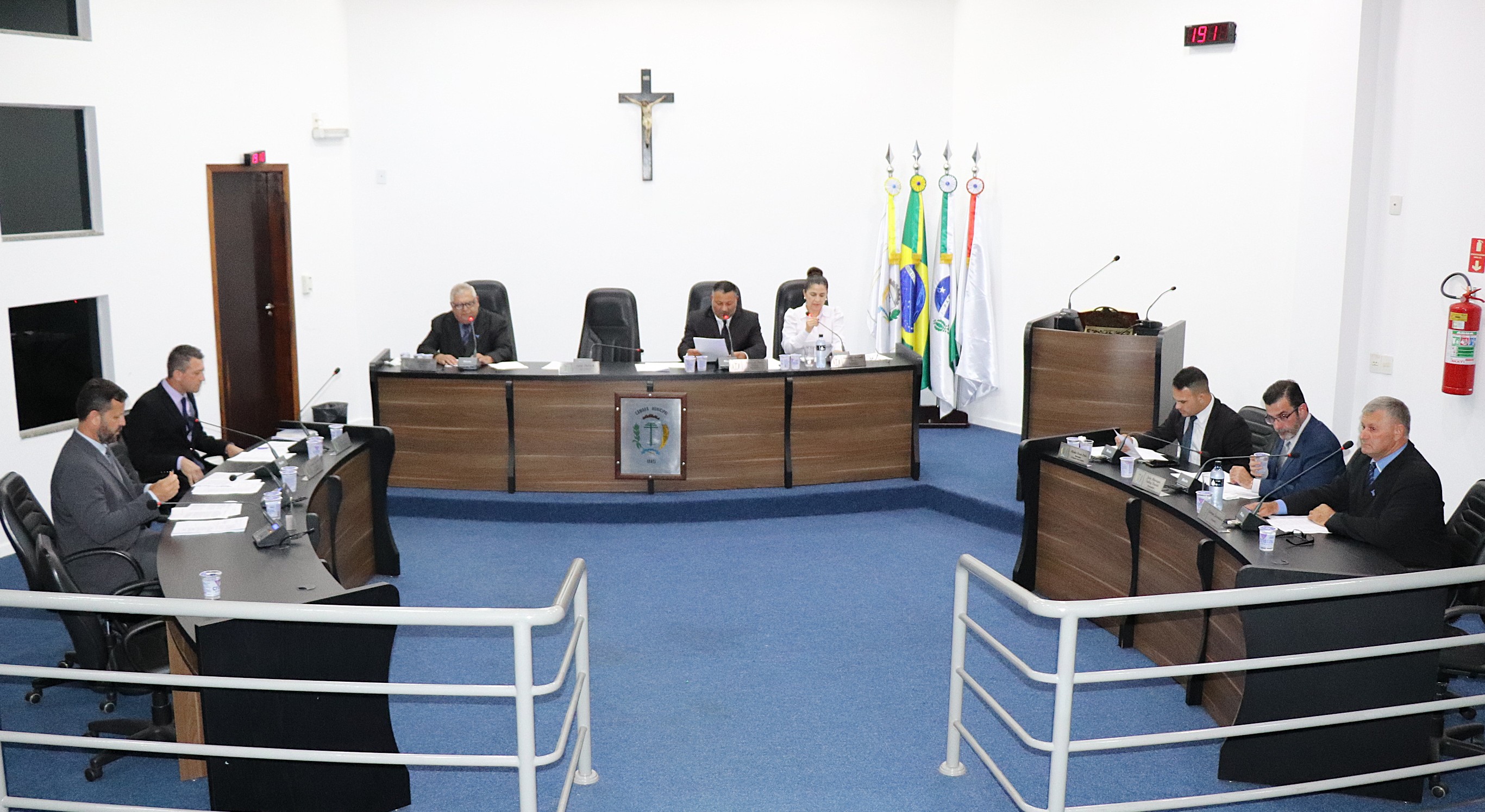 Vereadores solicitam melhorias em estradas do interior e pavimentação de vias da área urbana