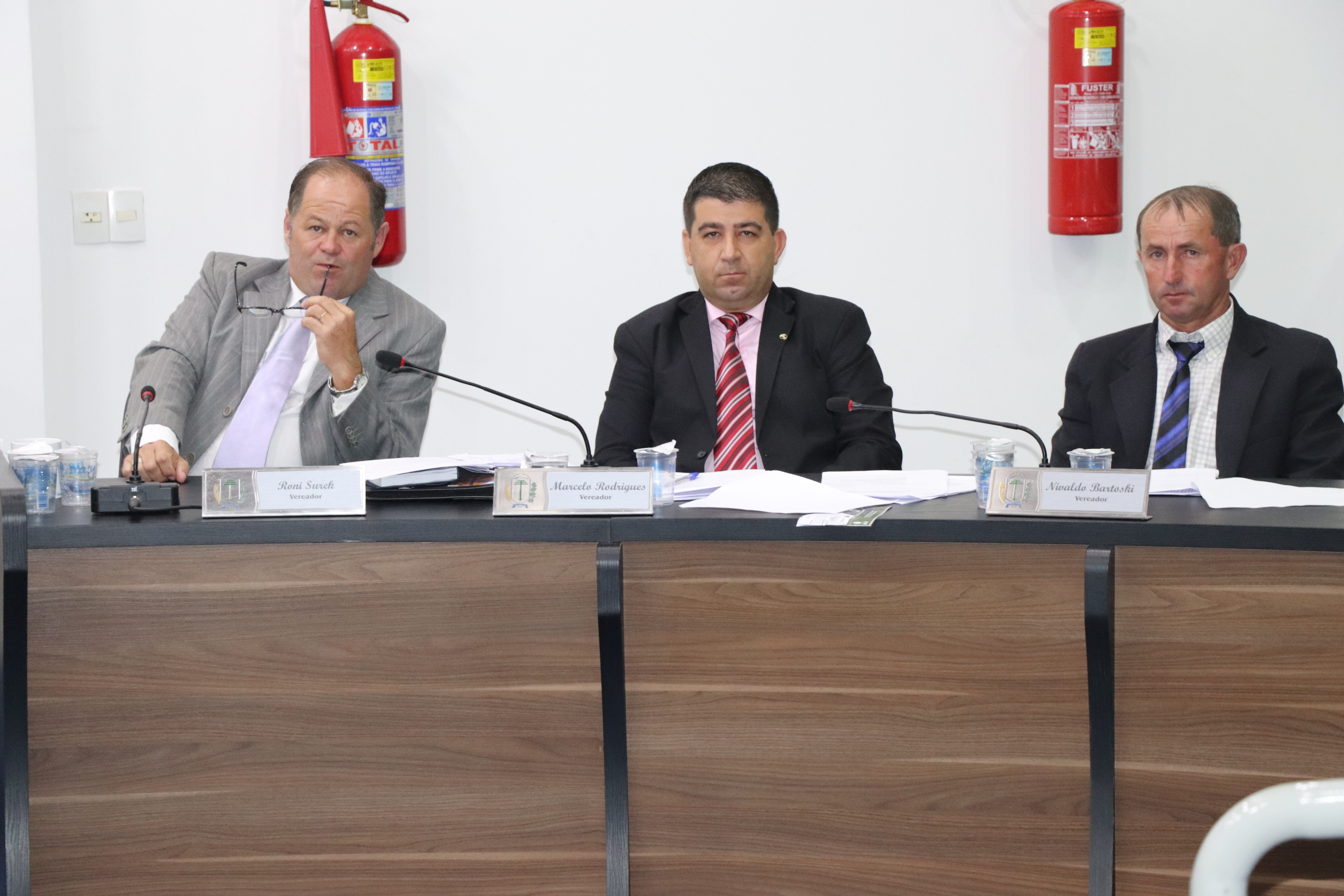 Vereadores solicitam melhorias nas estradas do interior e recuperação de vias na área urbana